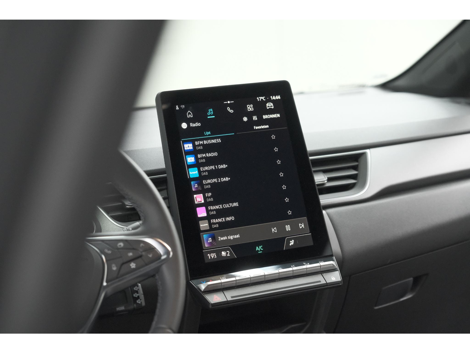 Renault Captur 1.6 E-Tech full hybrid 145 techno | Camera | Navigatie | Apple Carplay | Parkeersensoren