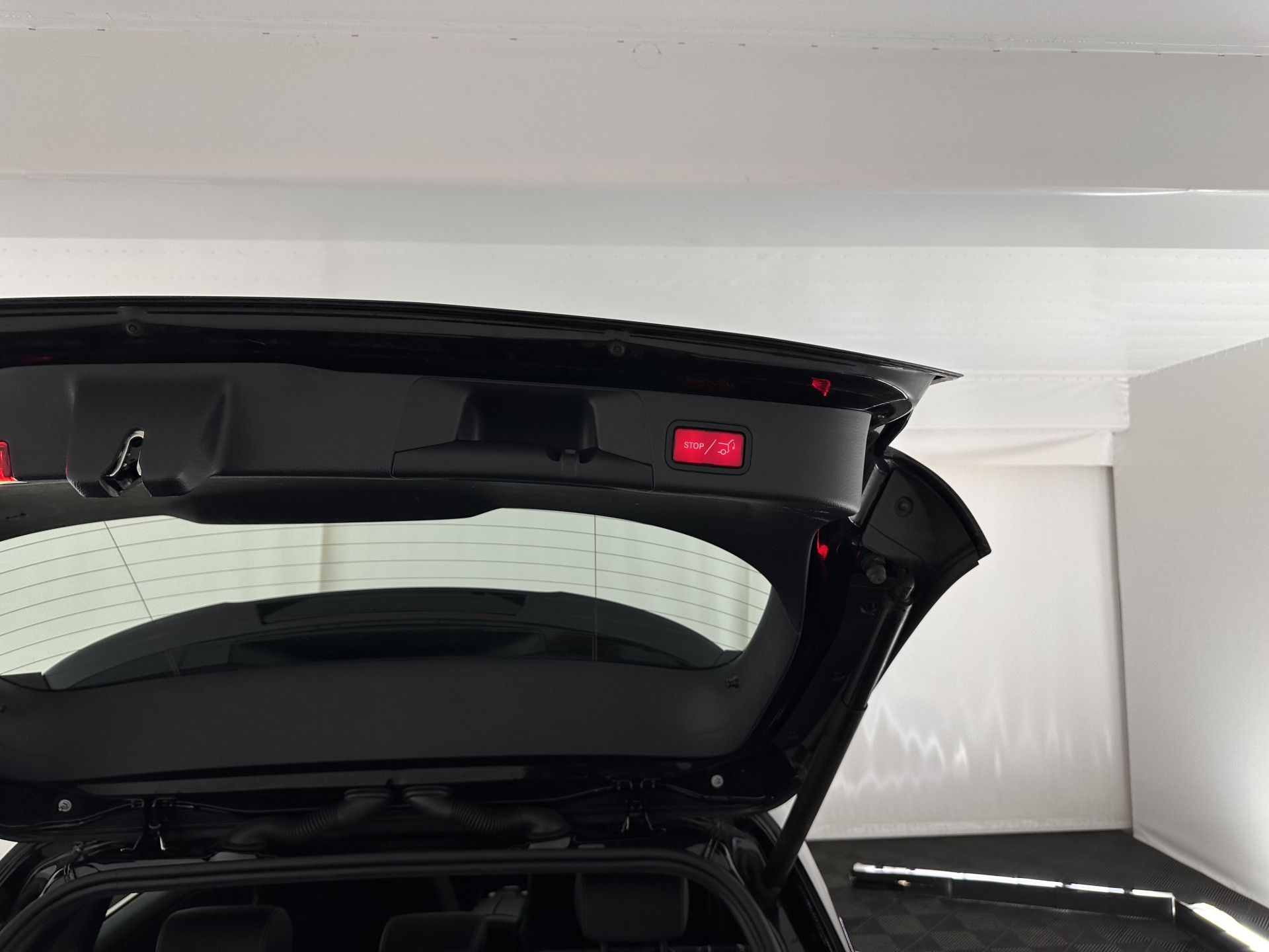 Mercedes-Benz B-klasse 180d Launch Edition Premium Plus (INCL-BTW) Aut. *PANO | LEATHER-MICROFIBRE | KEYLESS |  FULL-LED | WIDESCREEN-DIGI-COCKPIT | CAMERA | COMFORTSEATS | NAVI-FULLMAP | ECC | CARPLAY | PDC | CRUISE | 17''ALU*