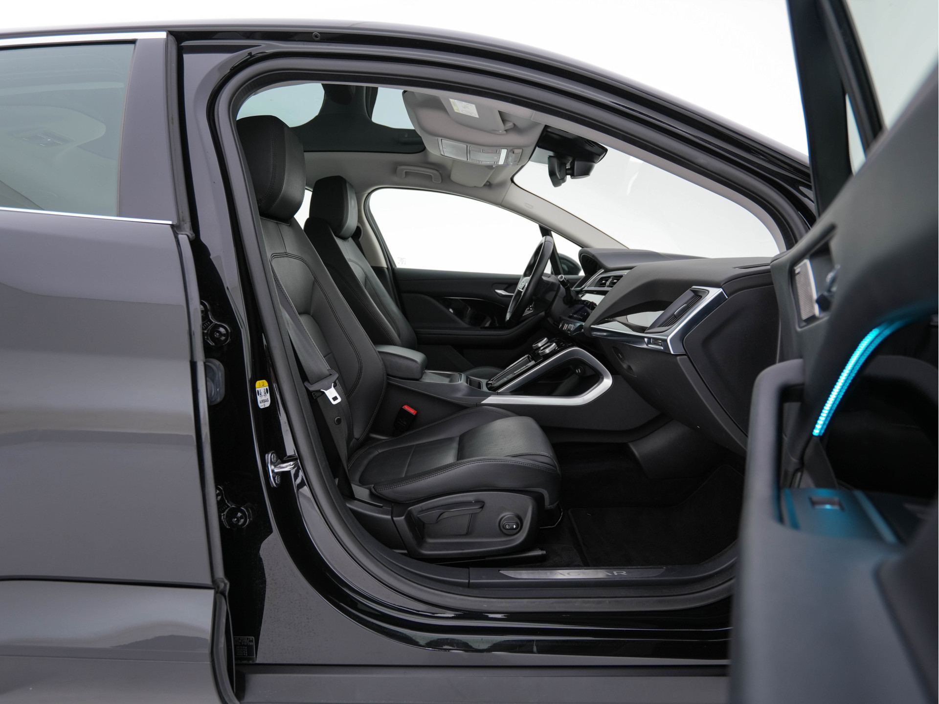 Jaguar I-PACE EV400 Business Edition S 90 kWh {SOH-89%} (INCL-BTW) *HEATPUMP | PANO | LEATHER | MERIDIAN-AUDIO | FULL-LED | HEATED/COOLED-COMFORTSEATS | DAB+ | CAMERA | DIGI-COCKPIT | NAVI-FULLMAP | ECC | KEYLESS | PDC | CCS-FASTLOADER | CRUISE |