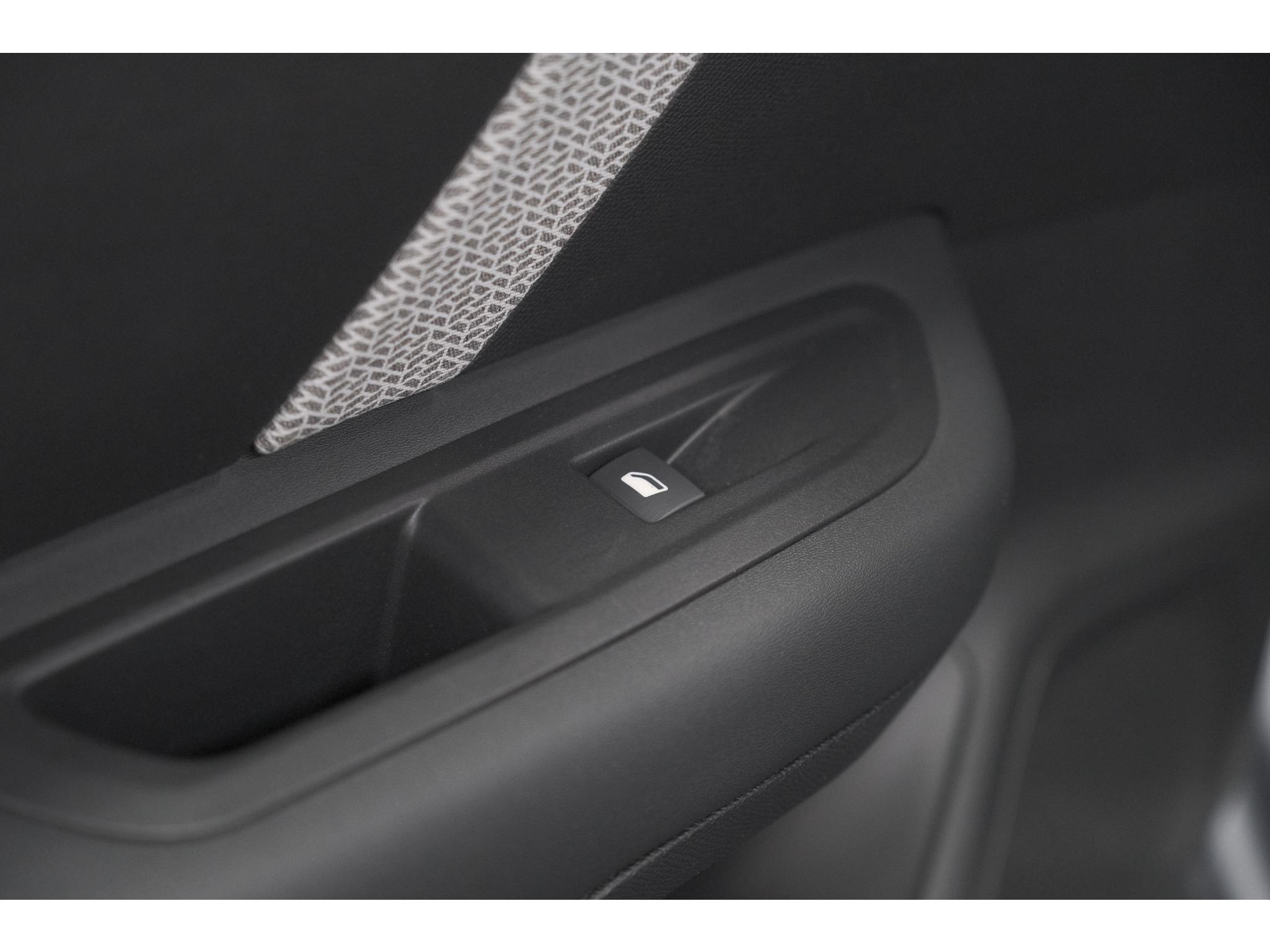 Citroen C4 1.2 Hybrid 136 Max | 360 Camera | Adaptieve Cruise Control | Navigatie