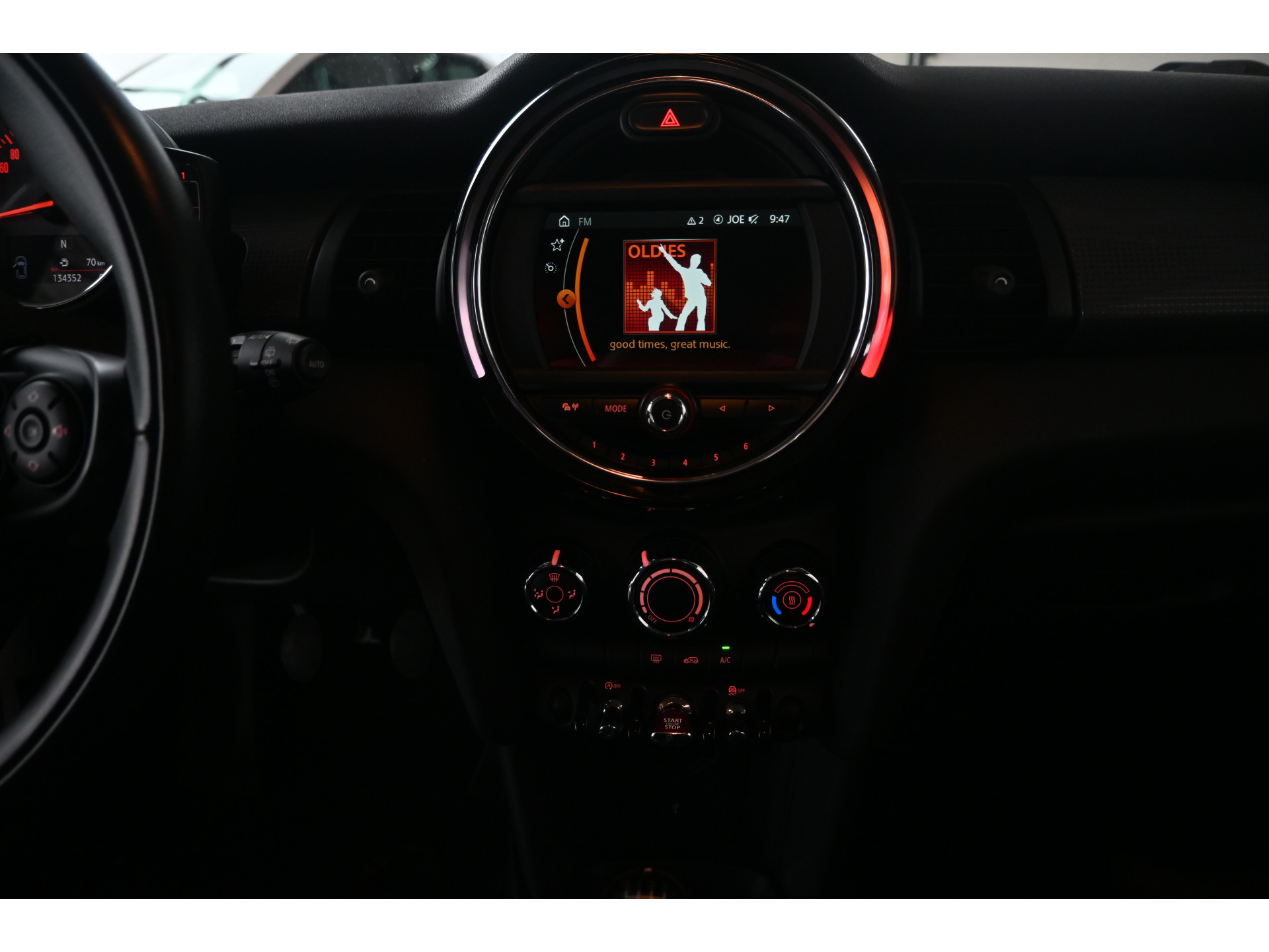 MINI Mini 1.5 Cooper Airco Navigatie LED Cruise Control Direct Leverbaar! Rijklaarprijs Inruil Mogelijk!