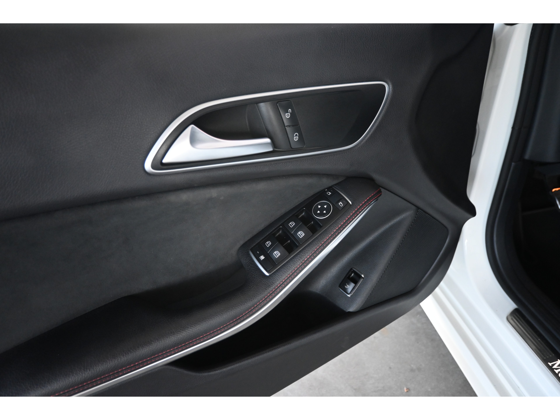 Mercedes-Benz CLA-klasse 180 AMG Night Edition Plus Clima Cruise Xenon LED Navigatie Inruil mogelijk