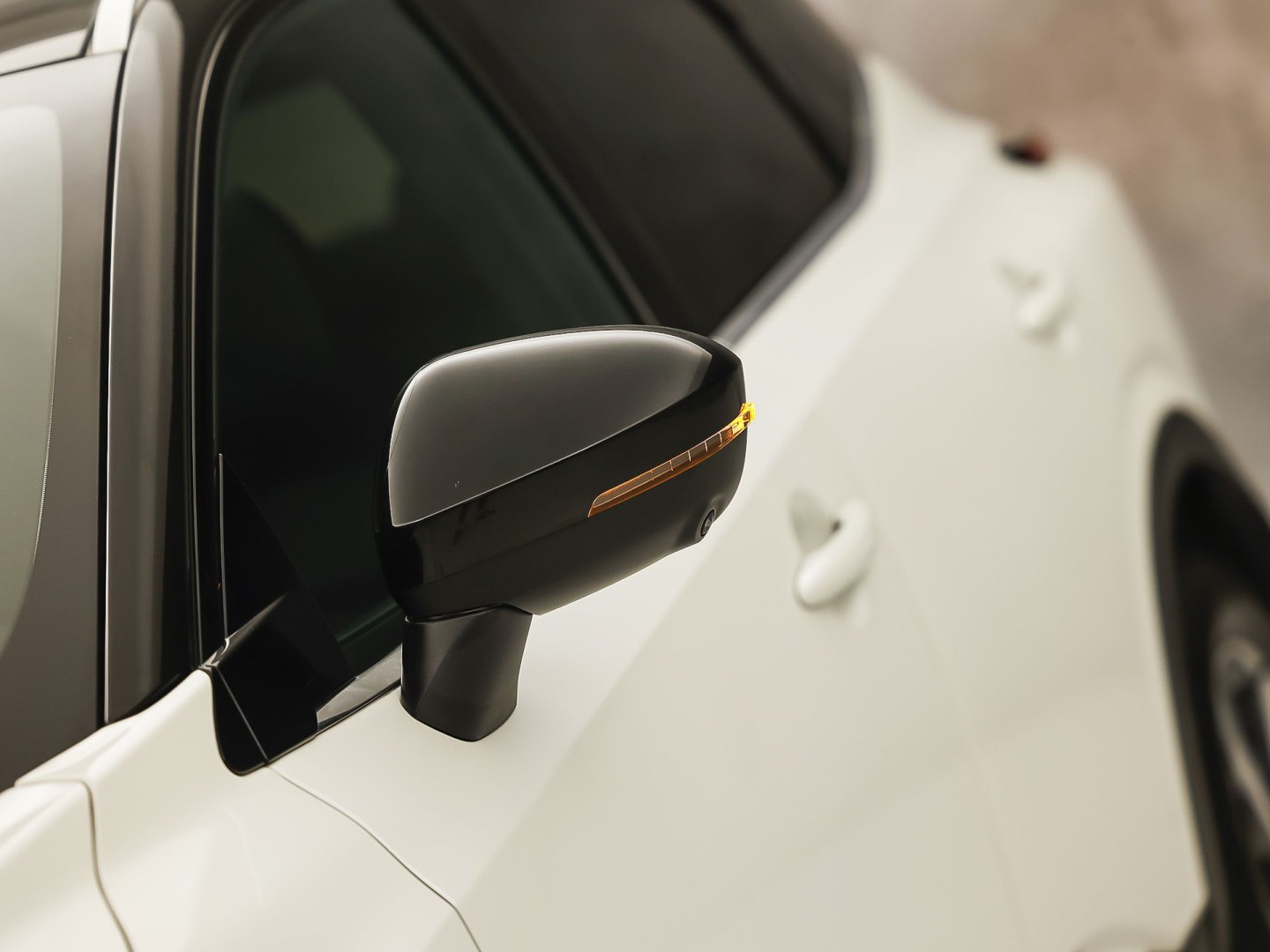 Nissan Qashqai 1.3 MHEV Xtronic Premiere Edition 158Pk Automaat (PANORAMADAK, VIRTUAL COCKPIT, APPLE CARPLAY, GROOT NAVI, 360 CAMERA, LEDER, SPORTSTOELEN, STOELVERWARMING, GETINT GLAS, ADAPTIVE CRUISE, NIEUWSTAAT)