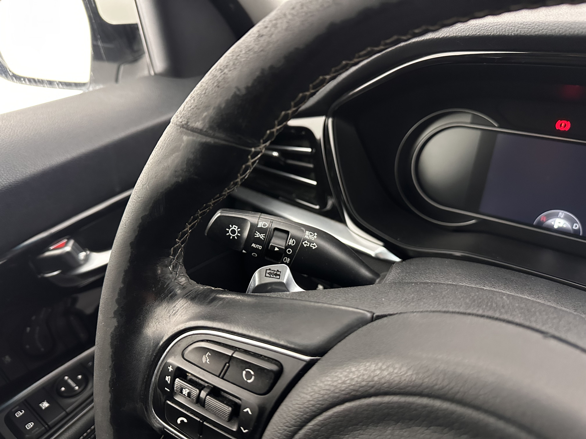 Kia e-Niro DynamicLine 64 kWh [ 3-Fase ] {SOH-100%} (INCL-BTW) Aut.*HEATPUMP | LEATHER-FABRIC | NAVI-FULLMAP | DAB+ | ADAPTIVE-CRUISE | CAMERA | HEATED-COMFORTSEATS | KEYLESS | DIGI-COCKPIT | SHIFTPADDLES | CARPLAY | LANE-ASSIST | 17"ALU*