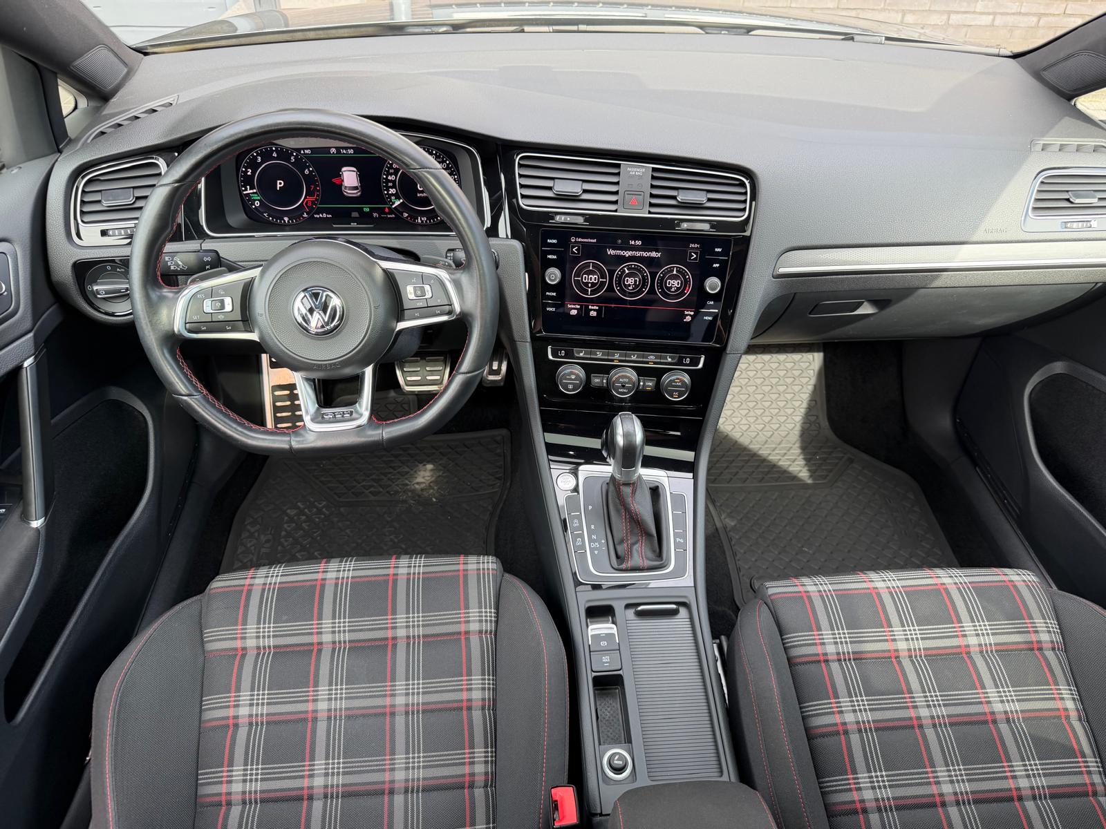 Volkswagen Golf 2.0 TSI GTI Performance | 3/6/12MND GARANTIE | PANO | LED | ACC | TREKHAAK | NAVI | STOELVERW. |