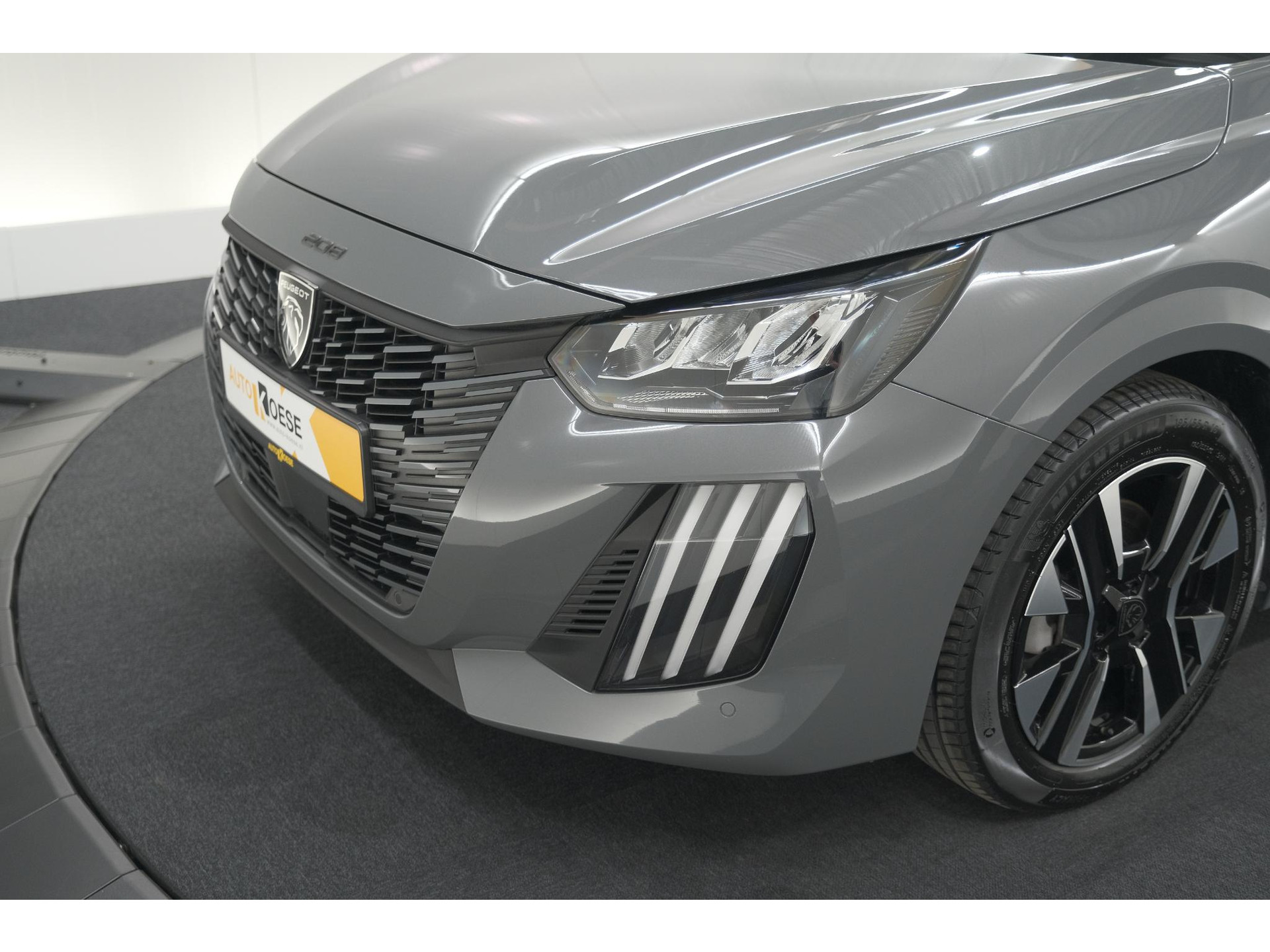 Peugeot 208 1.2 Hybrid 110 e-DCS6 Allure | Apple Carplay | Parkeersensoren Voor + Achter | Climate Control