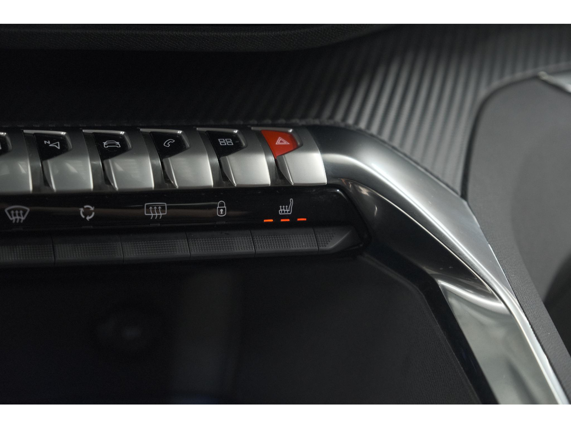Peugeot 5008 PureTech 130 EAT8 Active Pack Business | 7 Zitplaatsen | Camera | Navigatie | Apple Carplay | Parkeersensoren