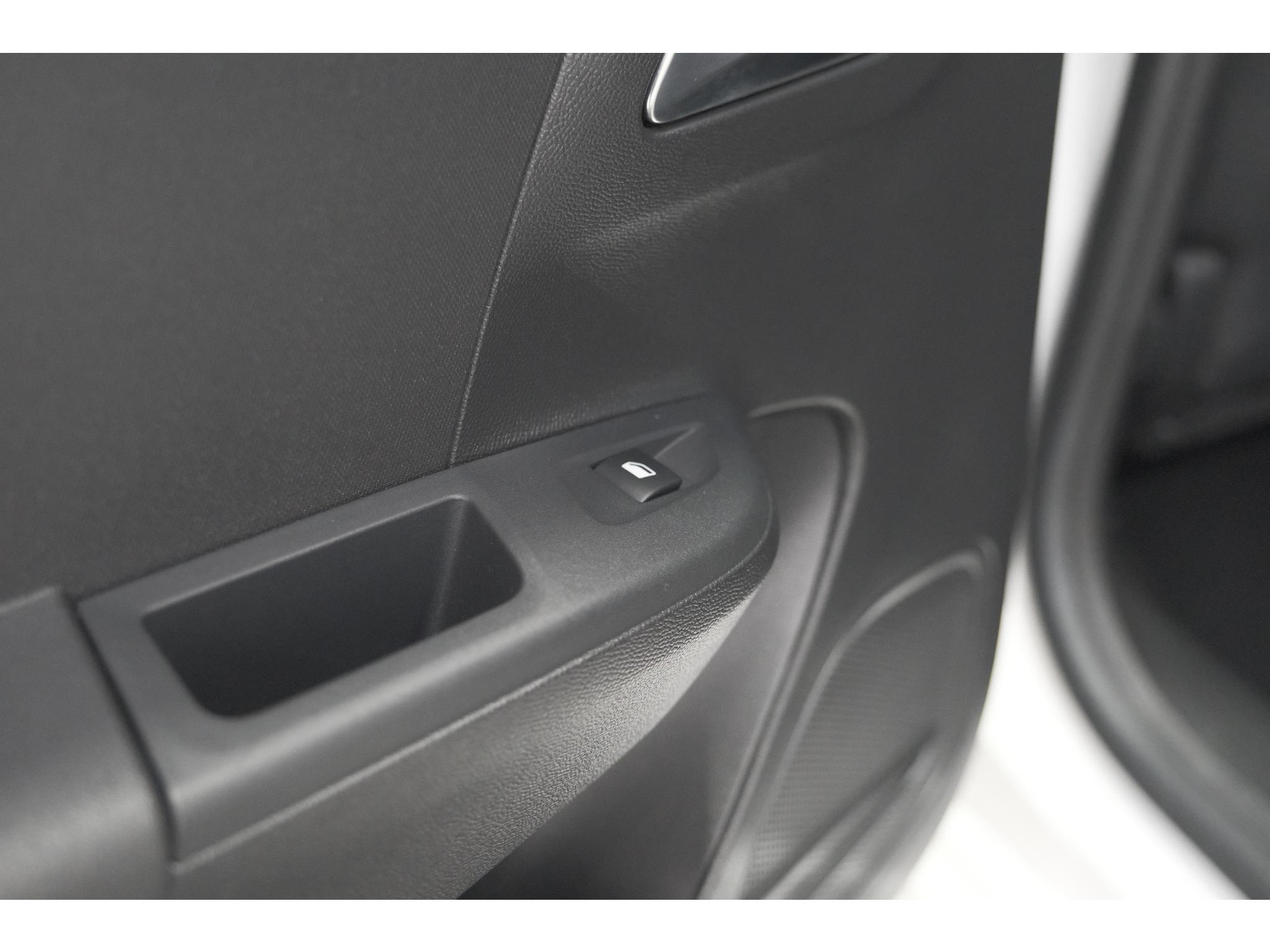 Opel Corsa 1.2 Turbo 100 Ultimate | Panoramadak | Camera | Dodehoekdetectie | Apple Carplay