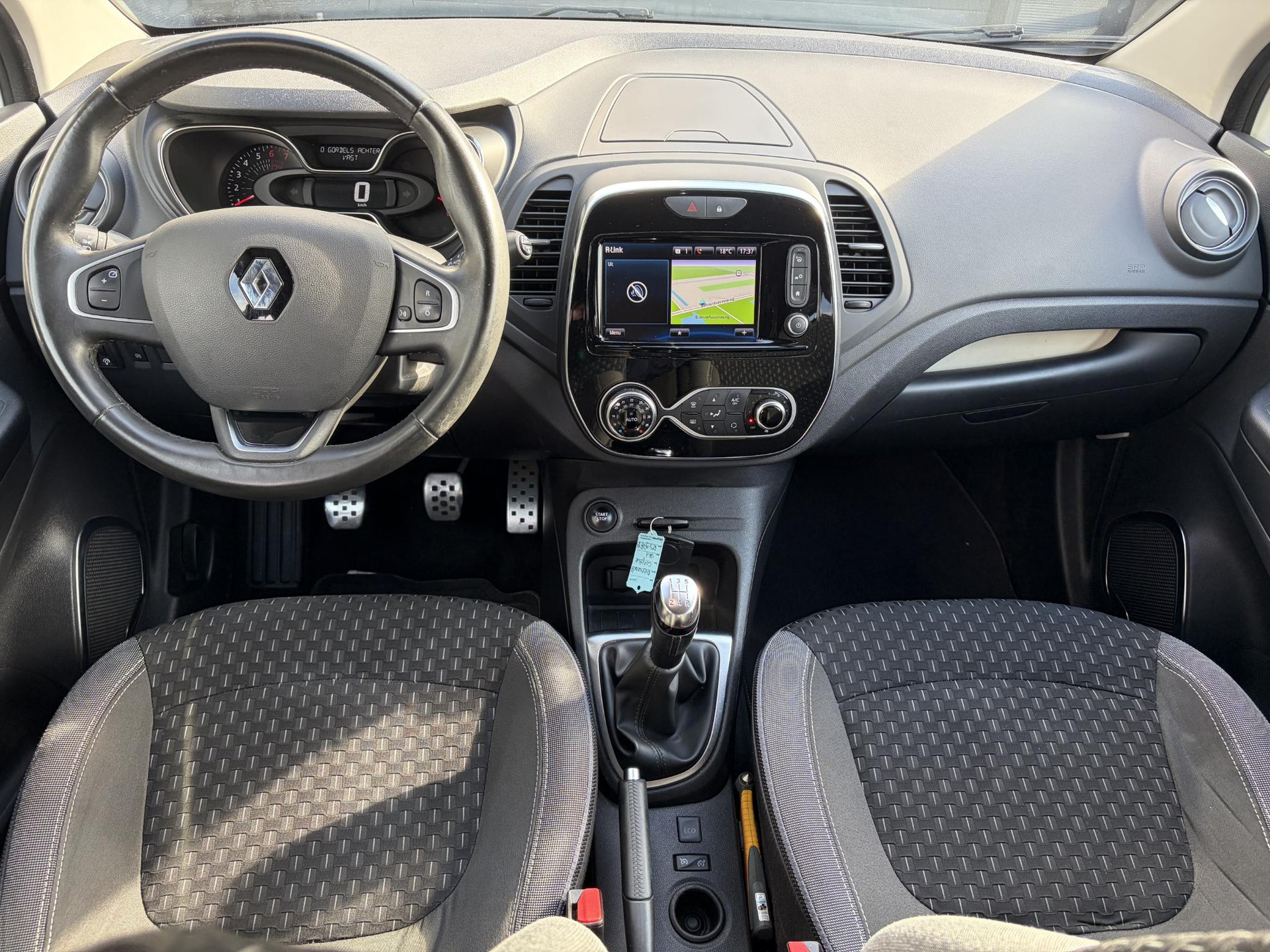 Renault Captur 0.9 TCe Intens ✓1e Eigenaar✓Camera ✓Keyless✓Airco✓Cruise✓Dealer Onderhouden✓LED koplampen✓Dodehoeksensor✓17'' Lm velgen✓Pdc V+A✓N.A.P✓Bj 12-2017✓Apk tot 01-2027