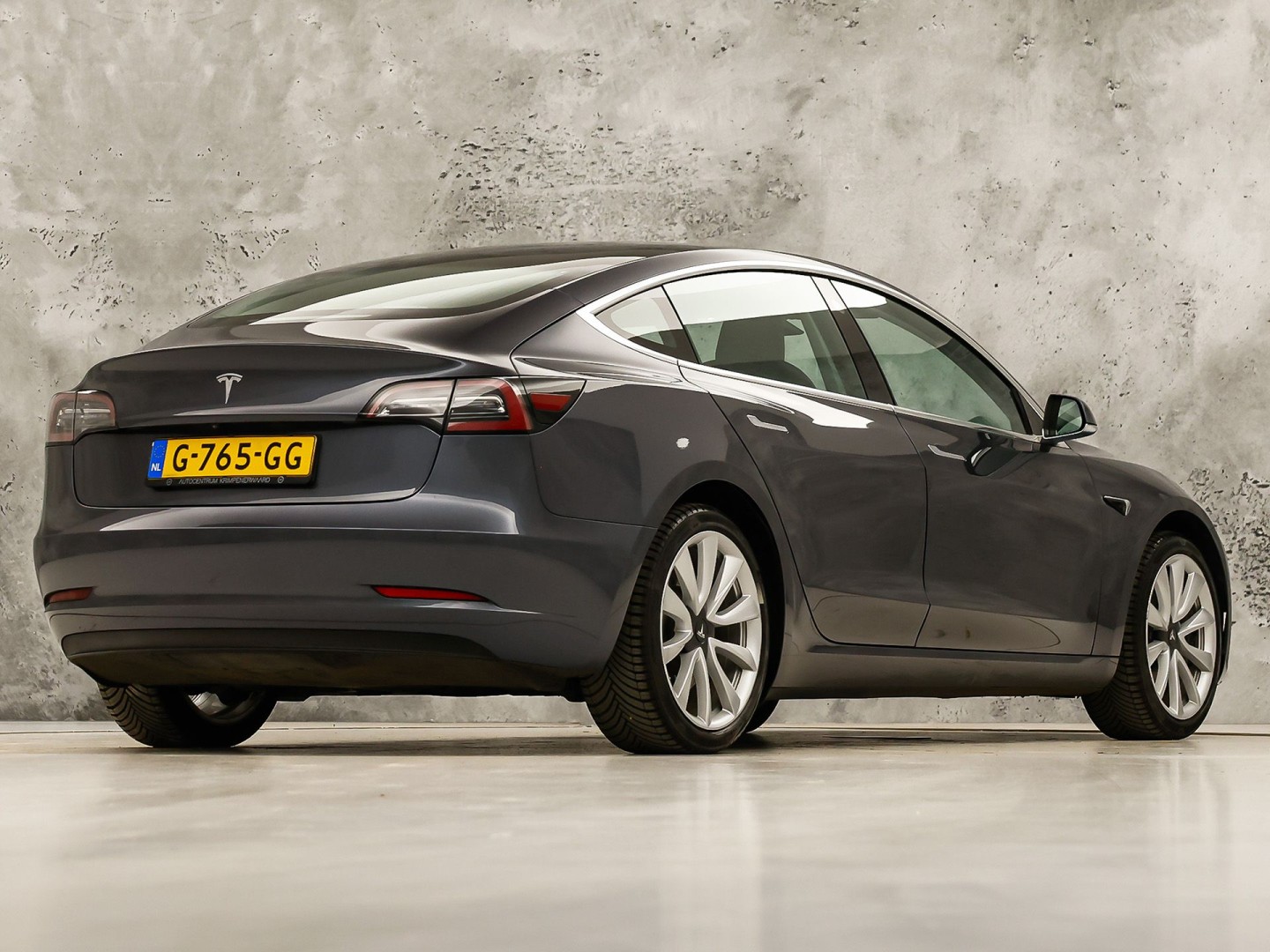 Tesla Model 3 Standard RWD Plus 60 kWh 283Pk Automaat (PANORAMADAK, AUTOPILOT, SOH 85,7%, LEDER, CAMERA, MEMORY SEATS, NAVIGATIE, NIEUWSTAAT)