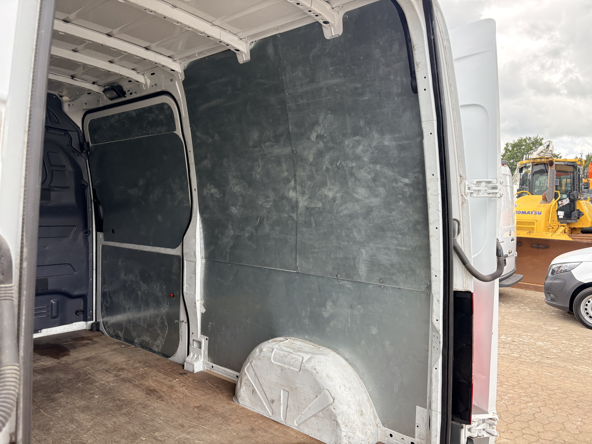 Mercedes-Benz eSprinter eSprinter 312 55kWh L2H2 Elektrisch 168km WLTP 93,7% (SOH) 80kw Snelladen Climate Control Camera