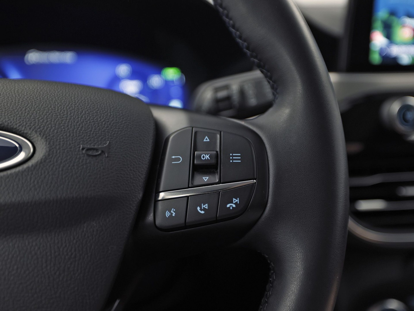 Ford Kuga 2.5 PHEV Titanium Sport 225Pk Automaat (VIRTUAL COCKPIT, SOH 93%, APPLE CARPLAY, GROOT NAVI, CAMERA, SPORTSTOELEN, CRUISE, TREKHAAK, NIEUWSTAAT)