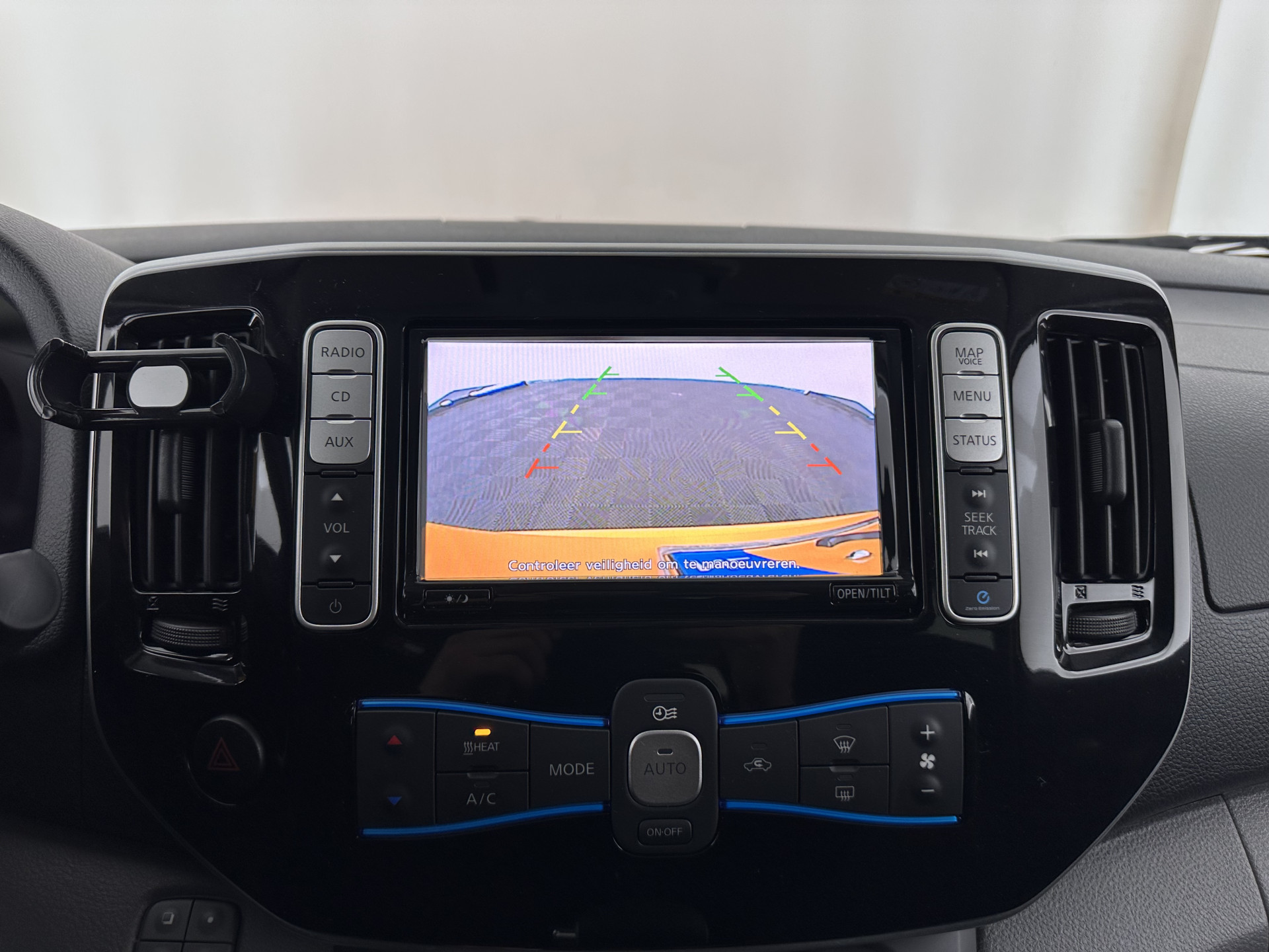 Nissan e-NV200 Evalia 40 kWh Connect Edition [ 7-Pers. ] {SOH-95%} (INCL-BTW) *NAVI-FULLMAP | CAMERA | HEATED-COMFORTSEATS | DAB | PRIVACYGLASS | ECC | CRUISE | 15''ALU*