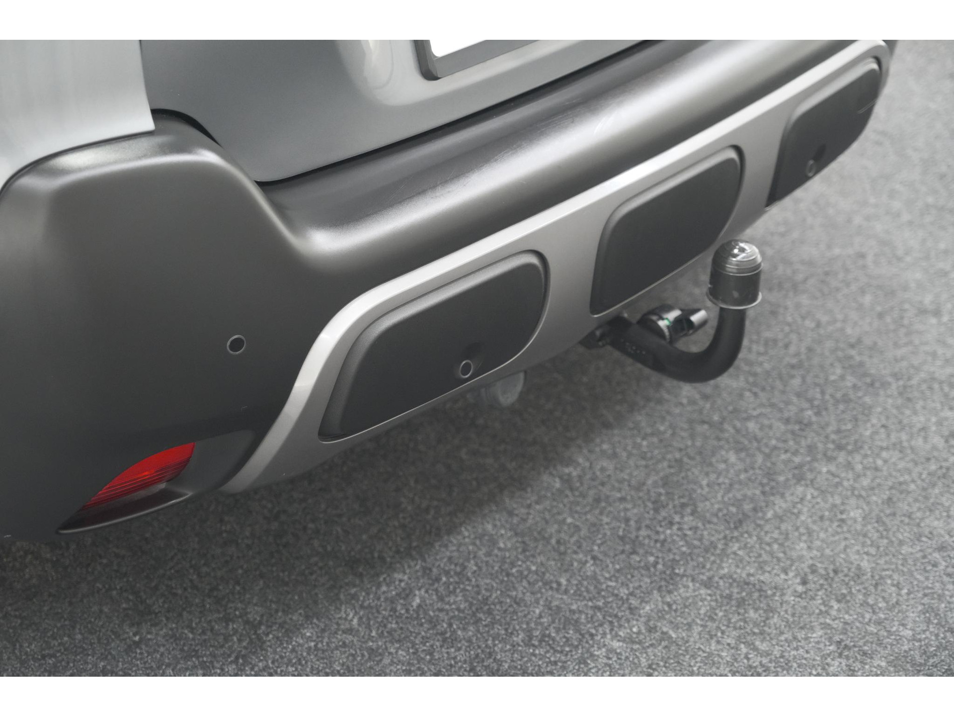 Citroen C3 Aircross PureTech 110 EAT6 Shine | Trekhaak | Panoramadak | Head-Up Display | Camera | Navigatie