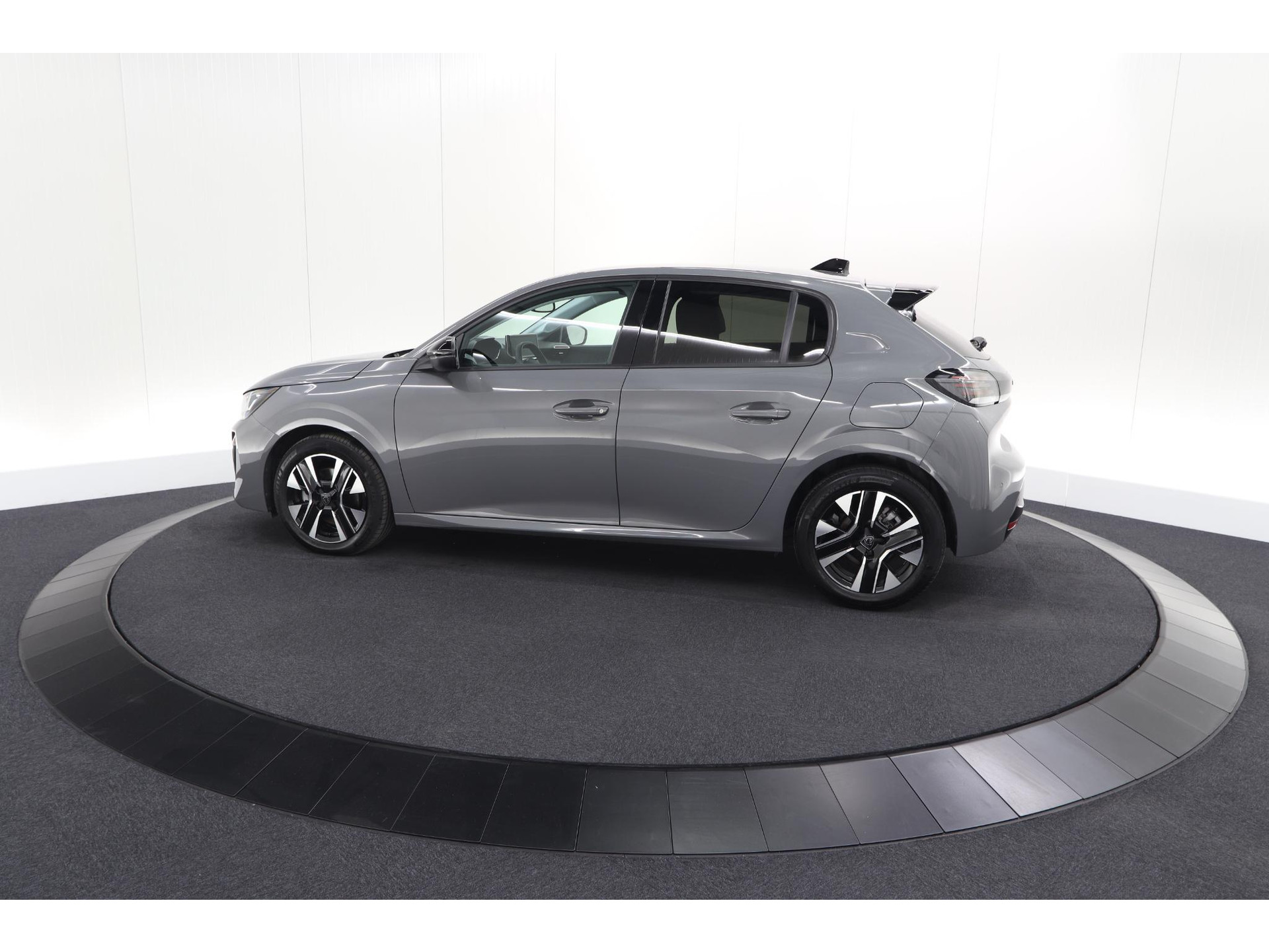 Peugeot 208 1.2 Hybrid 110 e-DCS6 Allure | Apple Carplay | Parkeersensoren Voor + Achter | Climate Control
