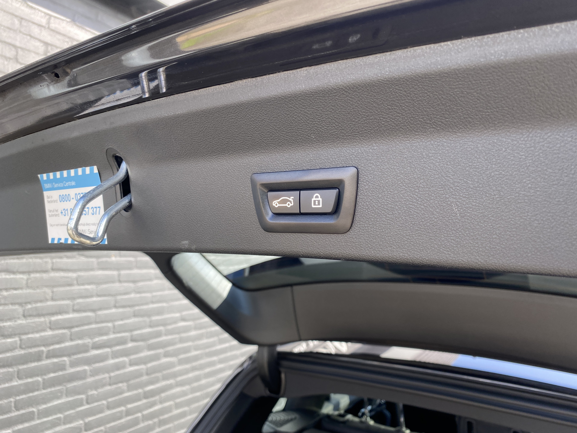 BMW iX3 M Sport High Executive 80 kWh | 1e eigenaar | dealer onderhouden | panoramadak | leder interieur | SOH accu 99.5%