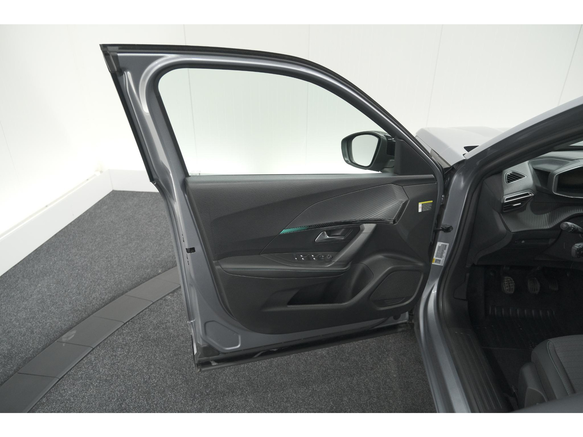 Peugeot 2008 PureTech 130 Allure Pack | Camera | Adaptieve Cruise Control | Apple Carplay | Stoelverwarming