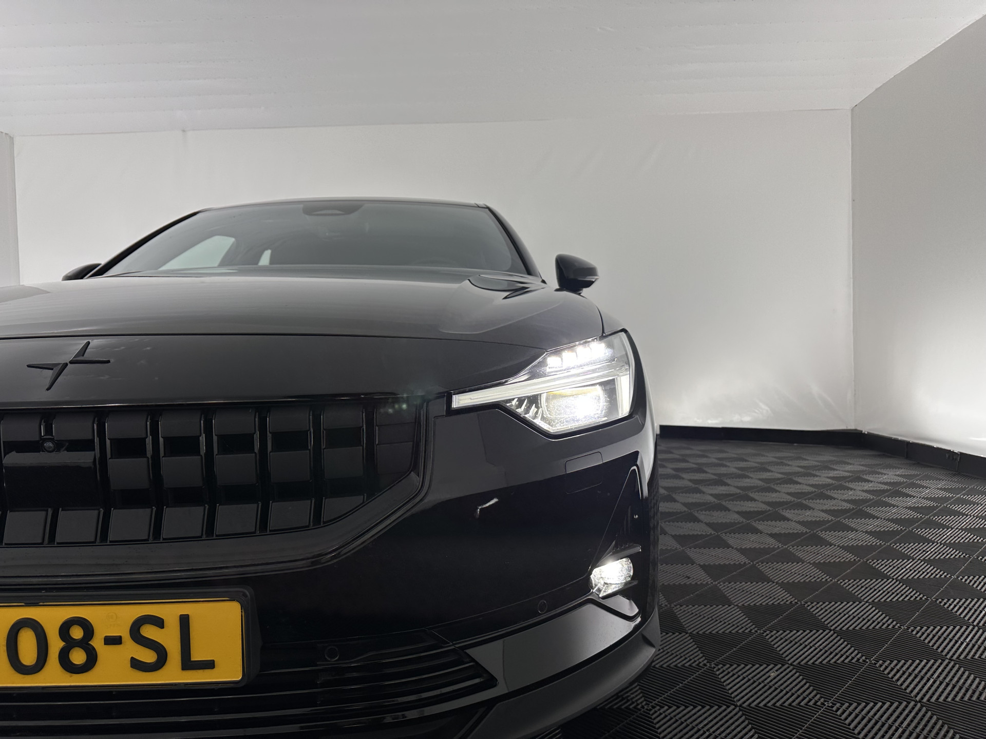 Polestar 2 Long Range Dual Motor Launch Edition 78kWh (3-Fase-11kW) {SOH-88%} Aut.*PANO | NAVI-FULLMAP | FULL-LED | ADAPTIVE-CRUISE | BLINDSPOT | TOPVIEW | KEYLESS | LANE-ASSIST | DIGI-COCKPIT | CARPLAY | DAB+ | HEATED-SPORTSEATS | CAMERA | MEMORY-PACK |