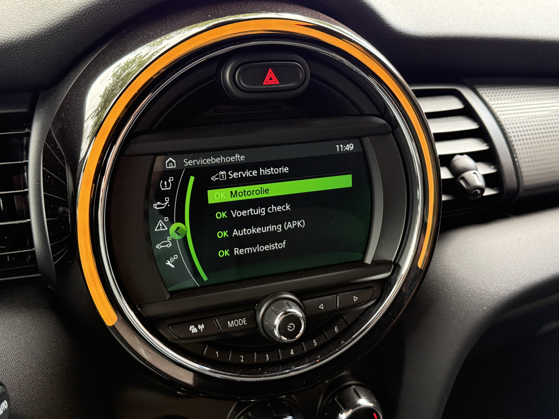 MINI 5-Deurs 1.5 Cooper Pepper | Keyless | Dealeronderhouden | All-Season