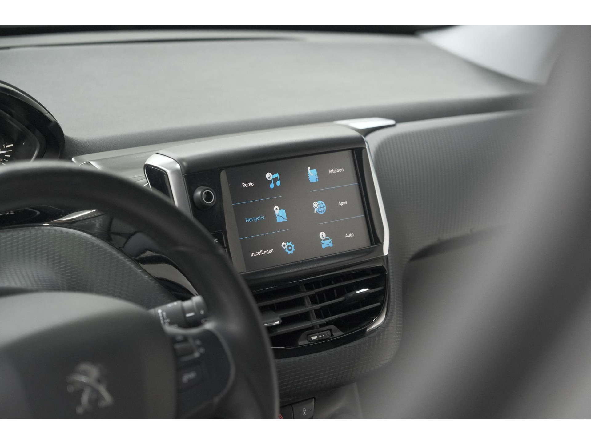 Peugeot 208 PureTech 82 Signature | Parkeersensoren | Apple Carplay | Navigatie
