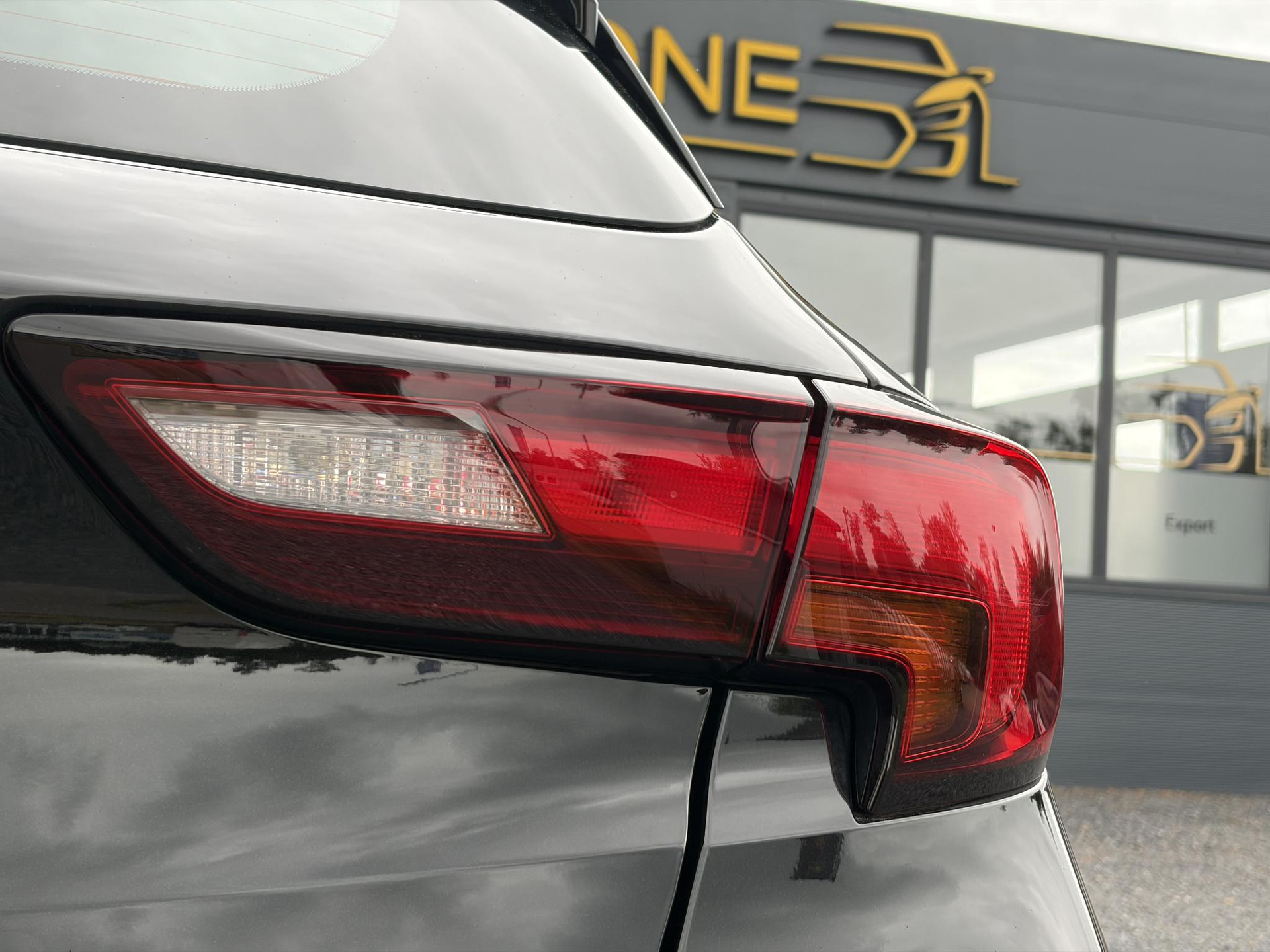 Opel Astra 1.2 Business Elegance 2e Eigenaar l Navi l Camera l Carplay l Keyless l Trekhaak l 110pk l Pdc V+A l Halfleder l 6 Bak l N.A.P l | Lm velgen l Rijstrooksensor l Apk tot 07-2027
