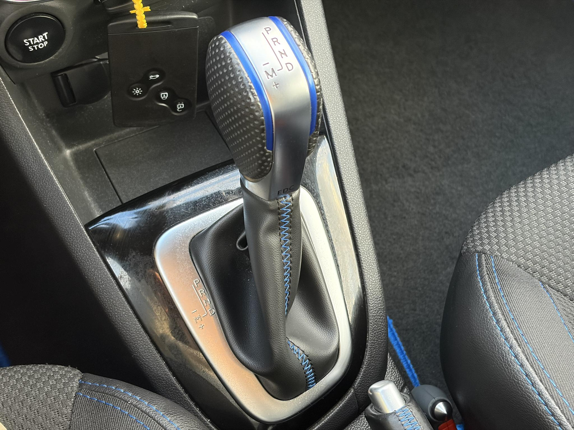 Renault Clio 1.2 TCe GT-Line Automaat l Navi l Keyless l Clima l Cruise l 120pk l 2e Eigenaar l N.A.P. l Pdc l 17''Lmv l Apk tot 03-2027