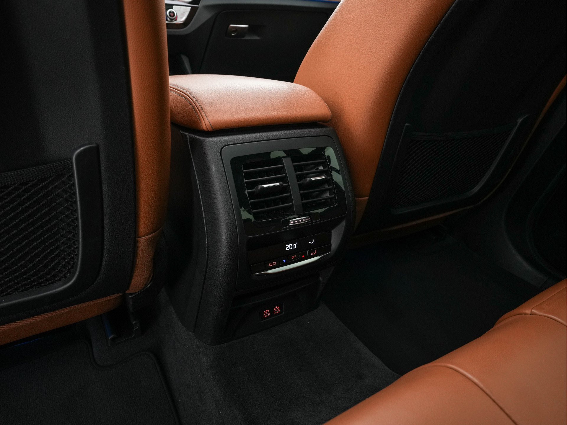 BMW iX3 High Executive 80 kWh [ 3-Fase ] {SOH-98%} (INCL-BTW) Aut. *PANO | LEATHER | HARMAN/KARDON | FULL-LED | BLINDSPOT | MEMORY-PACK | DIGI-COCKPIT | HEATED-SPORTSEATS | KEYLESS | TOPVIEW | DAB+ | NAVI-FULLMAP | HEAD-UP | ...