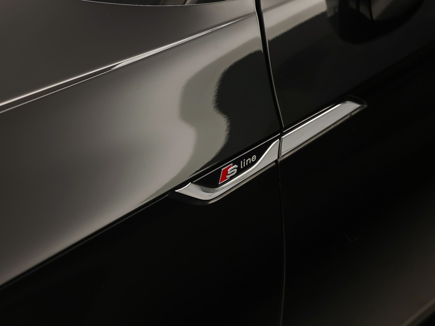Audi A5 Sportback 2.0 TFSI S-Line Sport 190Pk Automaat (2X S-LINE, VIRTUAL COCKPIT, GROOT NAVI, PLAT SPORTSTUUR, LEDER, STOELVERWARMING, SPORTSTOELEN, GETINT GLAS, PARKEERSENSOREN, NIEUWSTAAT)