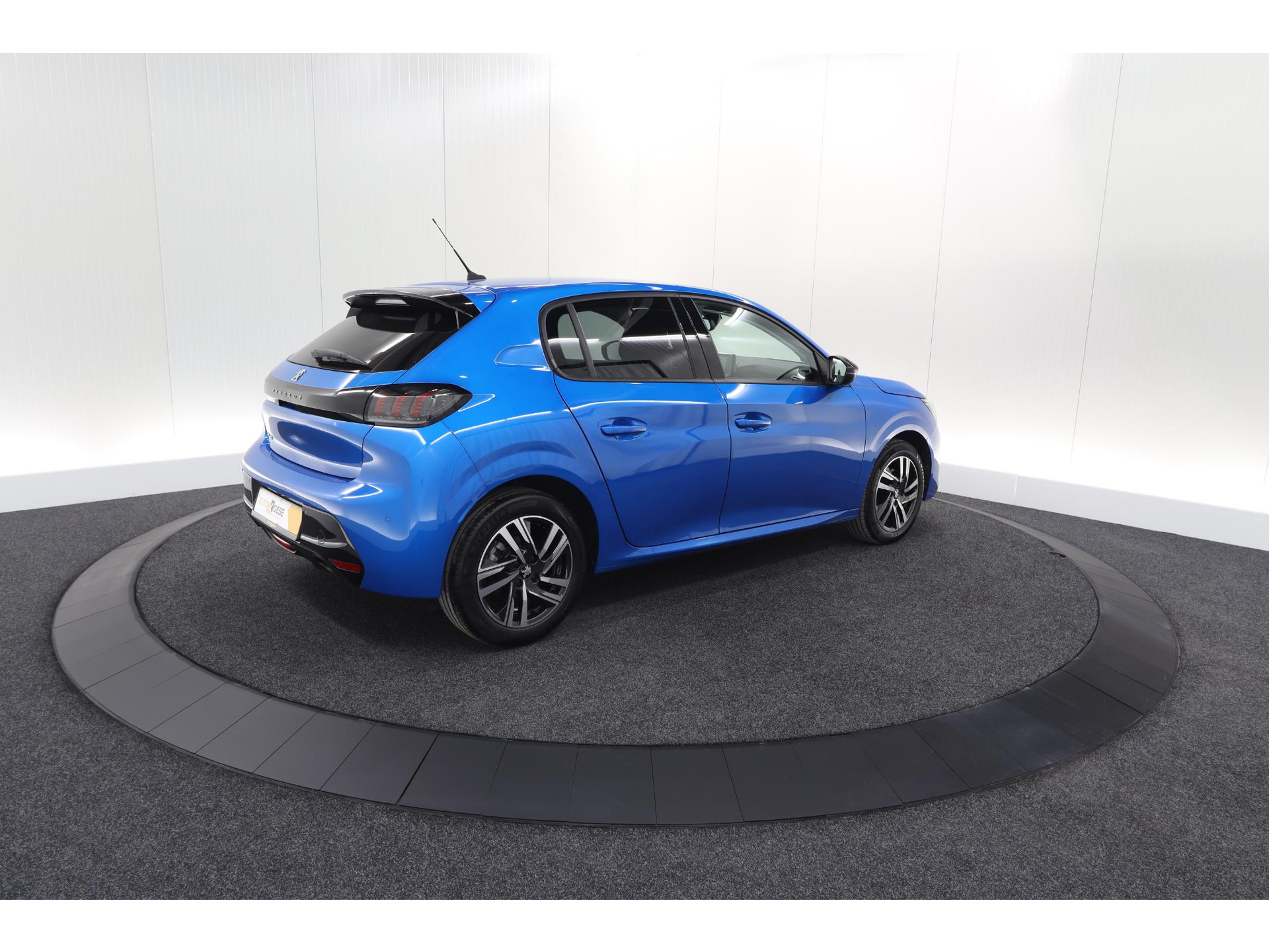 Peugeot 208 PureTech 100 Allure | Stoelverwarming | Adaptieve Cruise Control | Camera | Apple Carplay