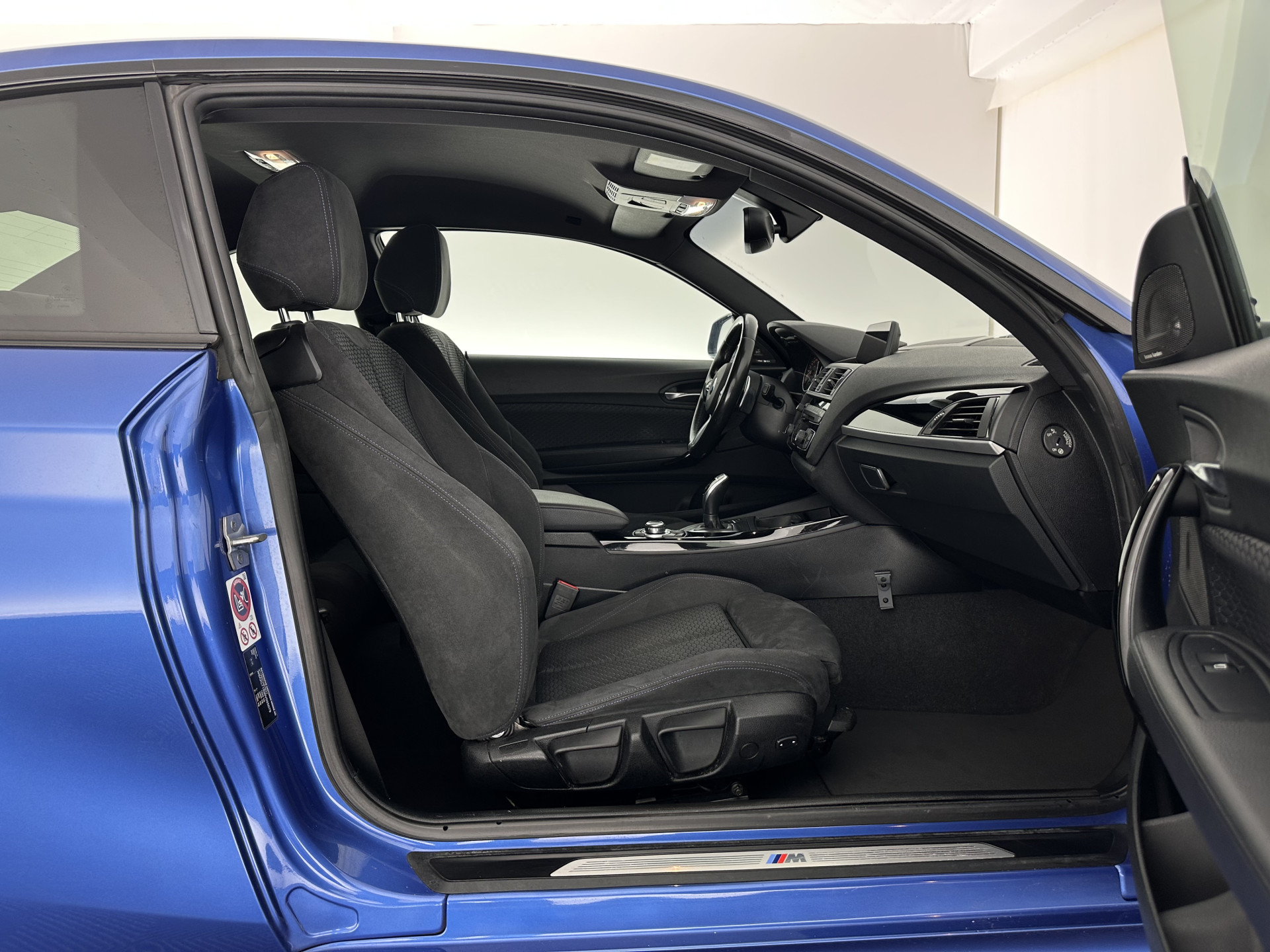 BMW 2-serie Coupé 220d xDrive M-Sportpack Executive Aut. *XENON | ALCANTARA | HEATED-SPORTSEATS | HARMAN/KARDON | KEYLESS | NAVI-FULLMAP | PRIVACYGLASS | SHIFTPADDLES | ECC | PDC | CRUISE | 18''ALU*