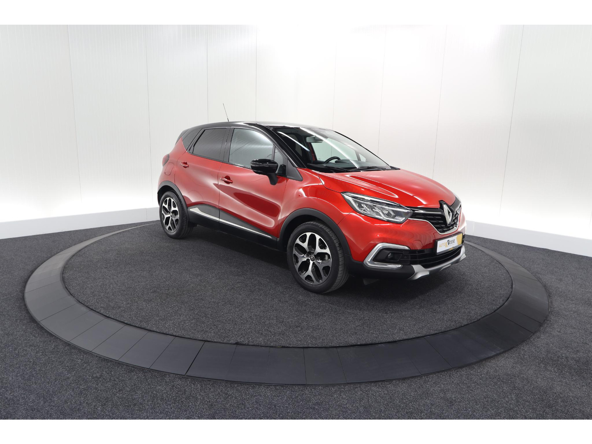 Renault Captur TCe 120 EDC Intens | Trekhaak | Camera | Navigatie | Parkeersensoren