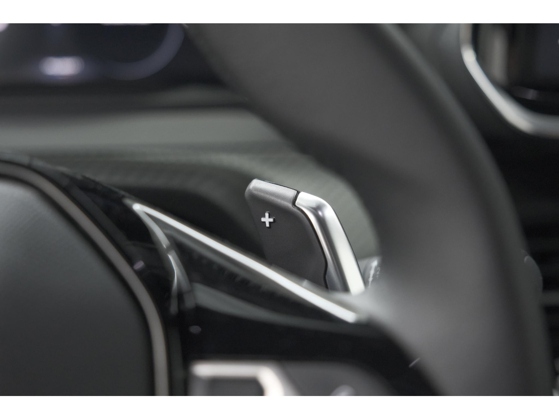Peugeot 2008 1.2 Hybrid 145 Allure | Apple Carplay | Climate Control | Parkeersensoren Voor + Achter