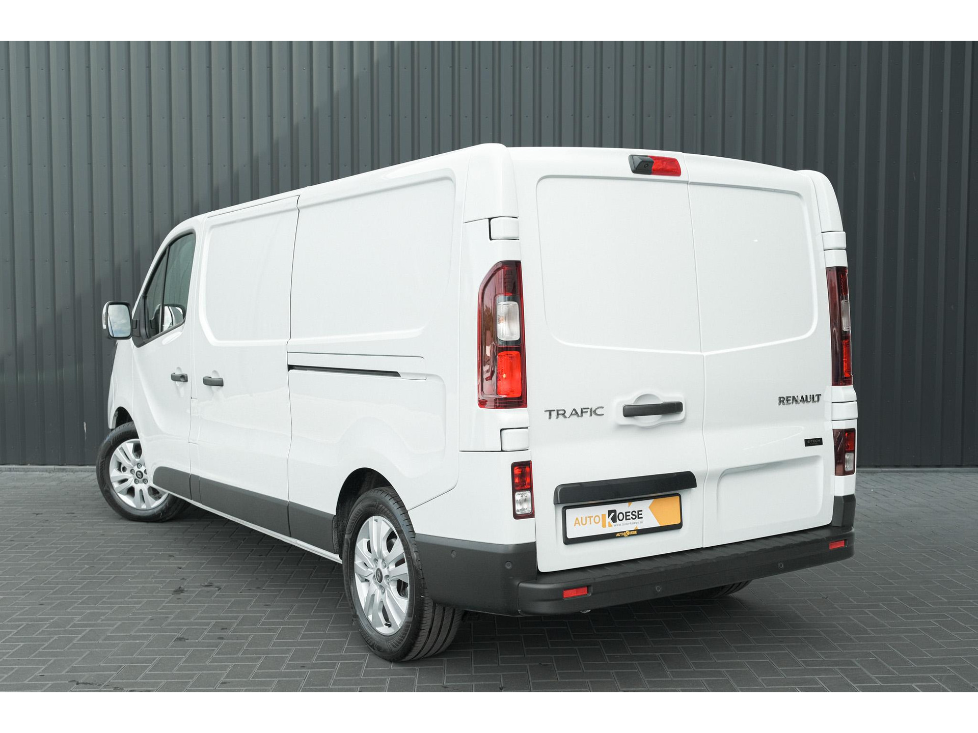 Renault Trafic E-Tech T29 L1H1 Advance 52 kWh | Laadruimte-pakket | Parkeerpakket | 3 fase lader | Camera