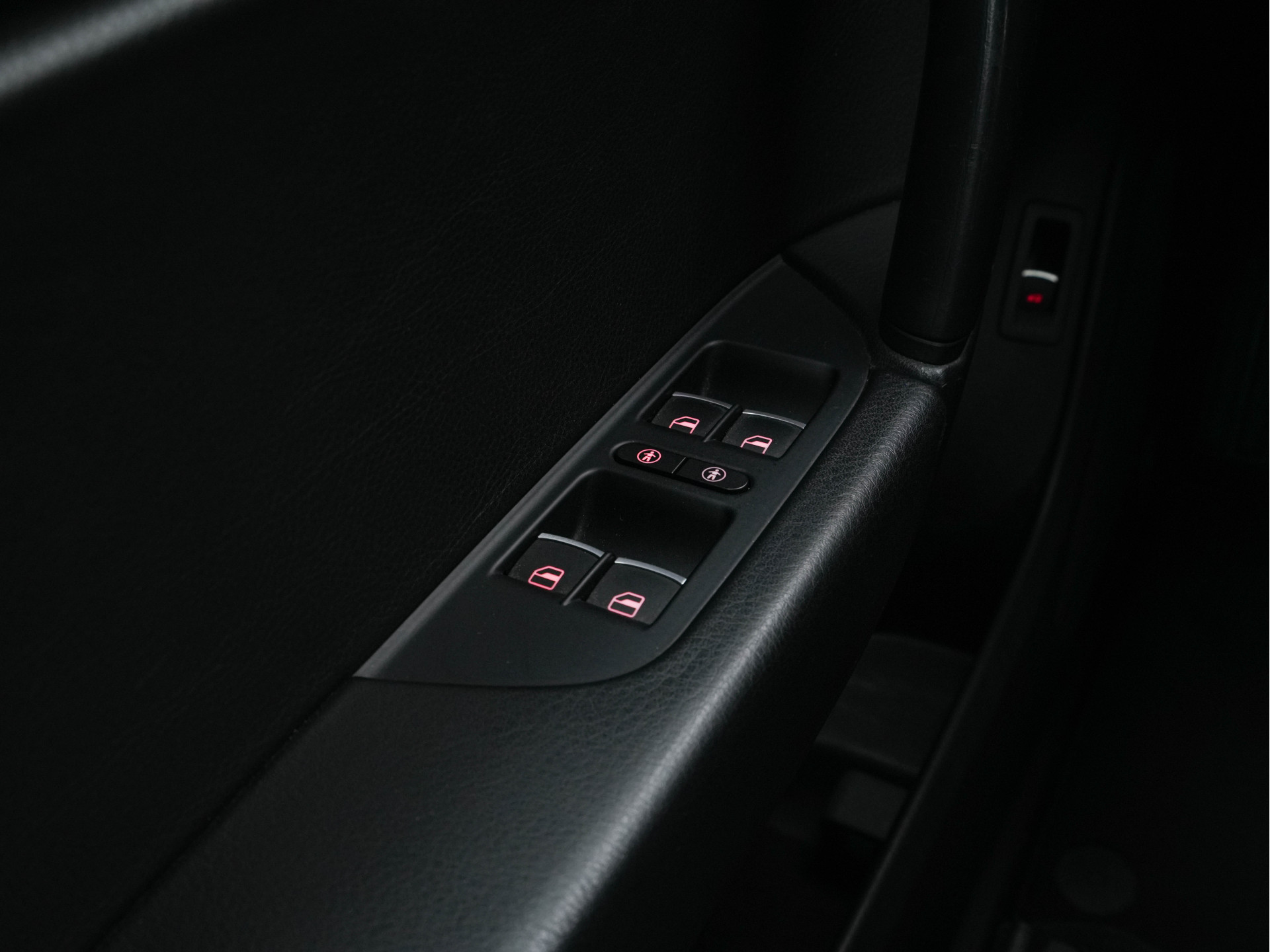 Volkswagen Touareg 3.0 TDI R-line-Sportpack AWD Aut. *FULL-LEATHER | BI-XENON | MEMORY-PACK | DYNAUDIO | AIR-SUSPENSION | NAVI-FULLMAP | COMFORT-SEATS  | ECC | HEATED-SEATS | PDC | CRUISE | TOWBAR | 21''ALU*