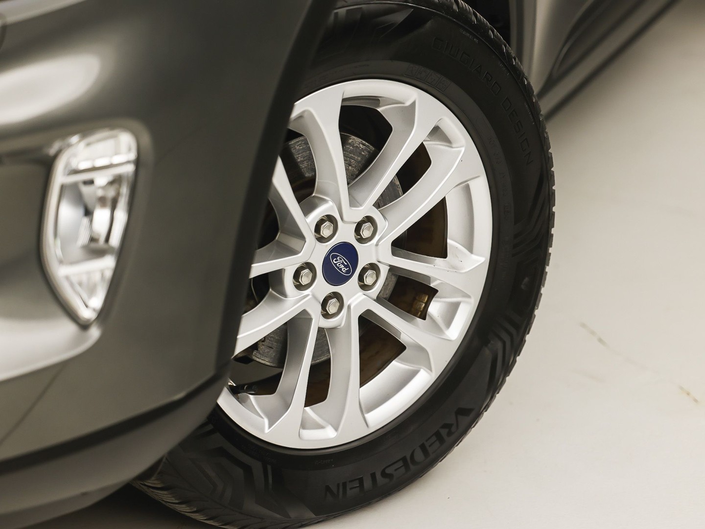 Ford Kuga 2.5 PHEV Titanium X 225Pk Automaat (SOH 87,6%, VIRTUAL COCKPIT, APPLE CARPLAY, STUUR/STOELVERWARMING, KEYLESS, SPORTSTOELEN, CAMERA, TREKHAAK, NIEUWSTAAT)