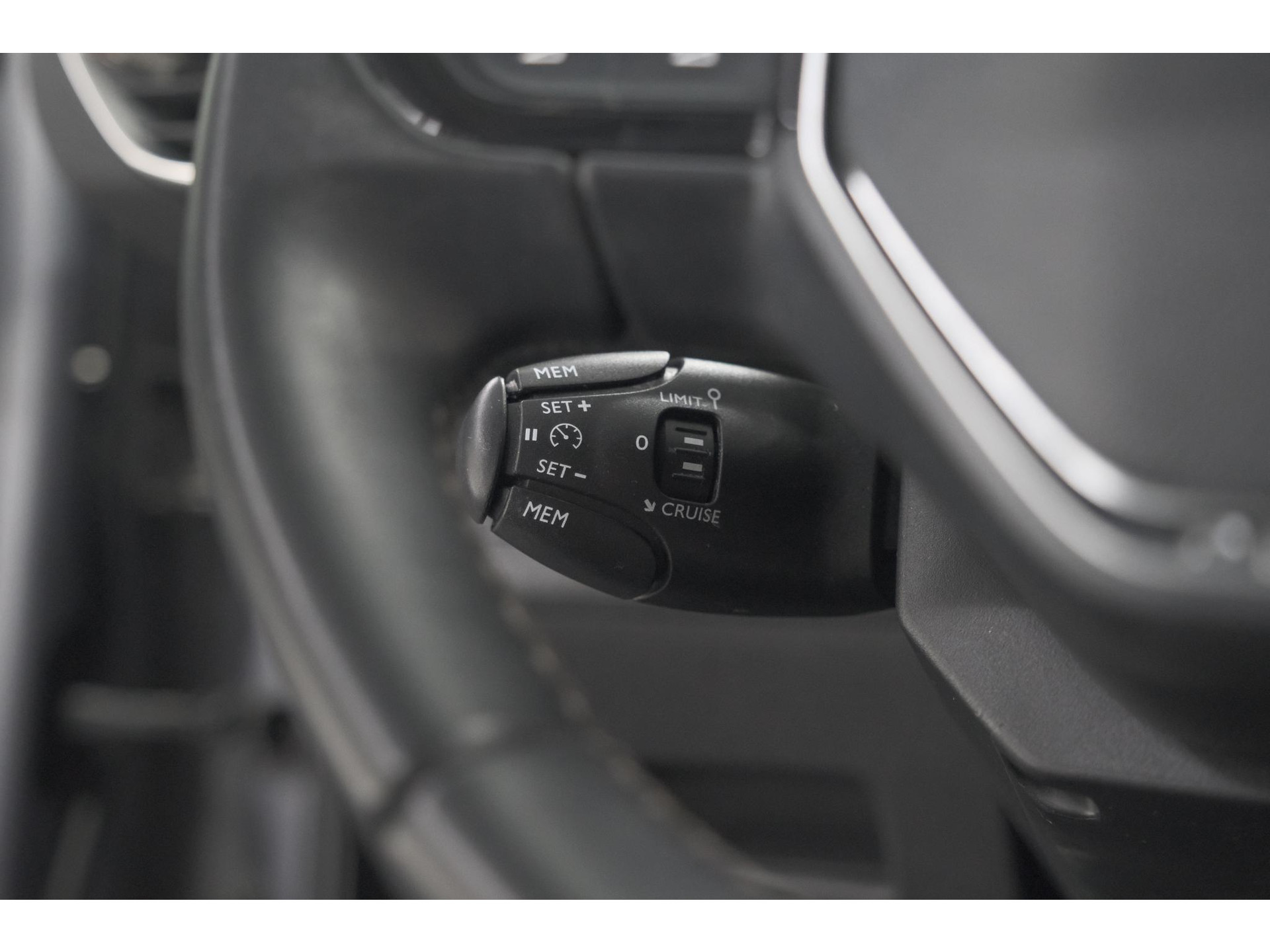 Peugeot 3008 PureTech 130 EAT6 Blue Lease Premium | Camera | Apple Carplay | Parkeersensoren | Climate Control