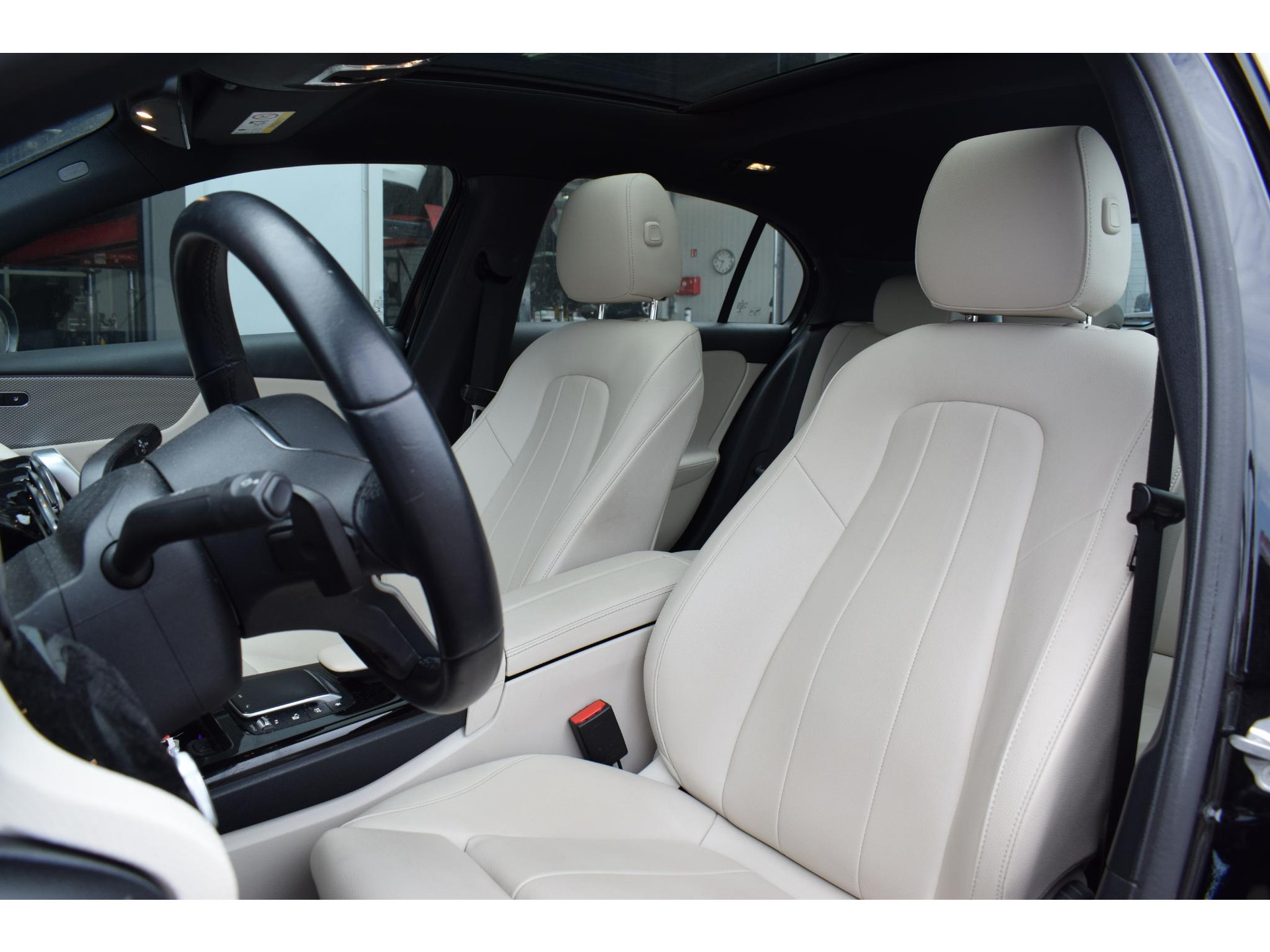Mercedes-Benz A-klasse 250 e Business Solution Luxury Limited | Pano | Leer | Burmester | SOH: 94,3% | Stoelverwarming