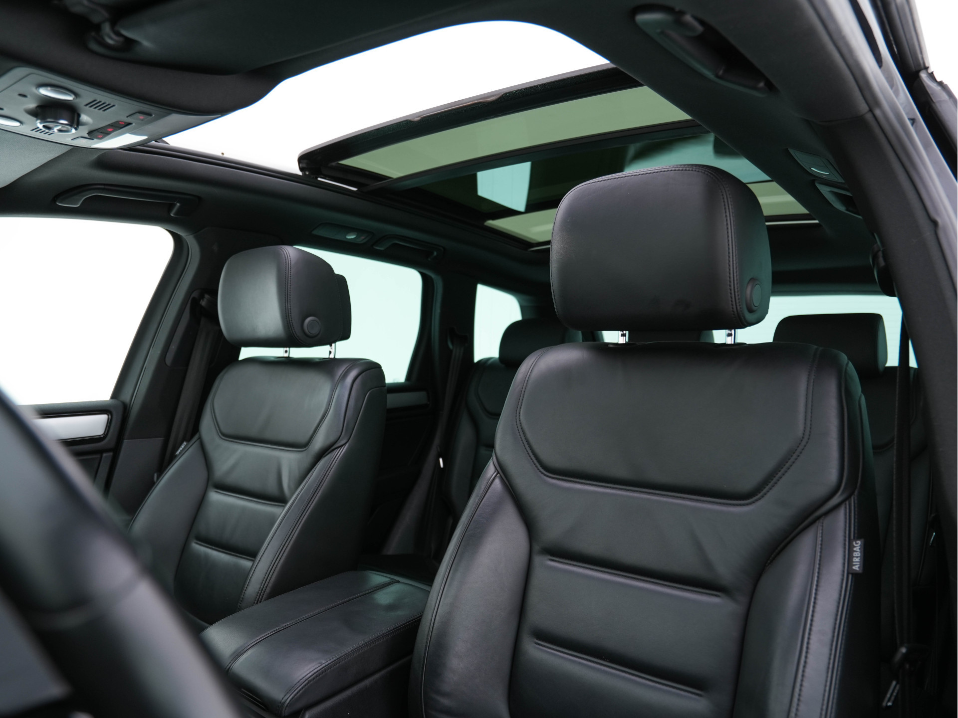 Volkswagen Touareg 3.0 TDI R-line-Pack Chrome-Pack Aut. *PANO | FULL-LEATHER | NAVI-FULLMAP | XENON | DYNAUDIO | MEMORY-PACK | ECC | SHIFT-PADDLES | PDC | DAB | COMFORT-SEATS | 21"ALU*