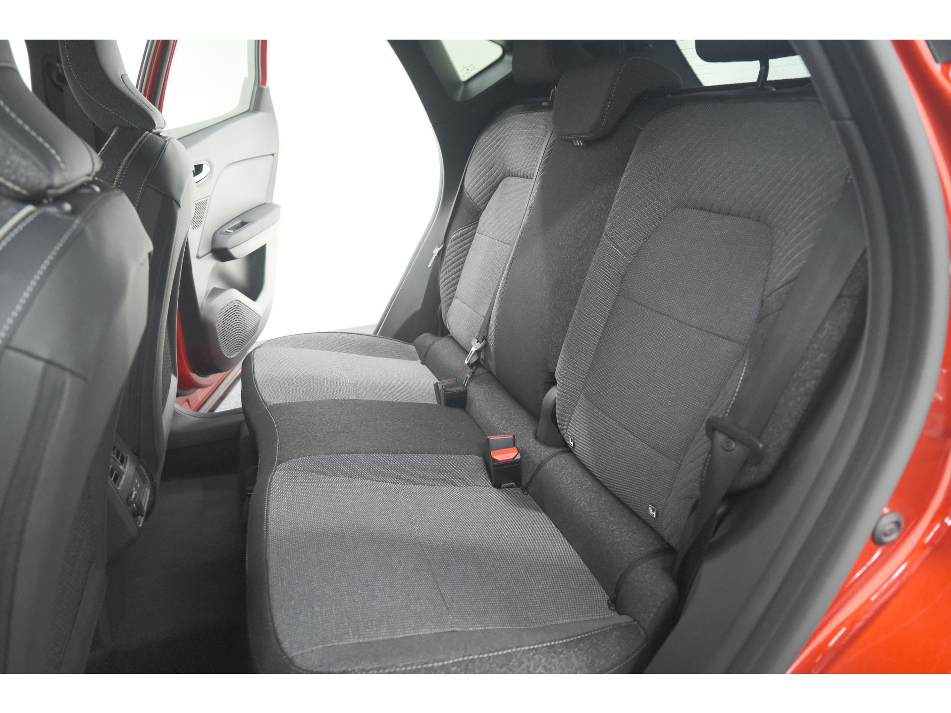 Renault Captur 1.6 E-Tech full hybrid 145 Techno | Advanced Driving | Camera | Dodehoekdetectie | Apple Carplay | 18 Inch Lichtmetalen Velgen