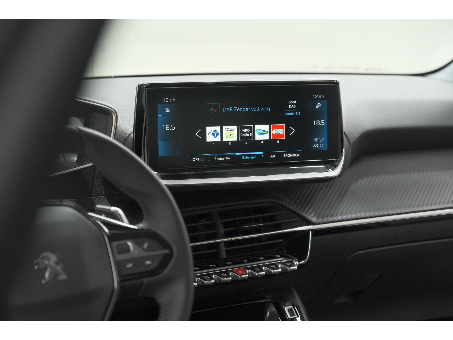 Peugeot 208 PureTech 100 EAT8 Allure Pack | Camera | Navigatie | Apple Carplay | Parkeersensoren