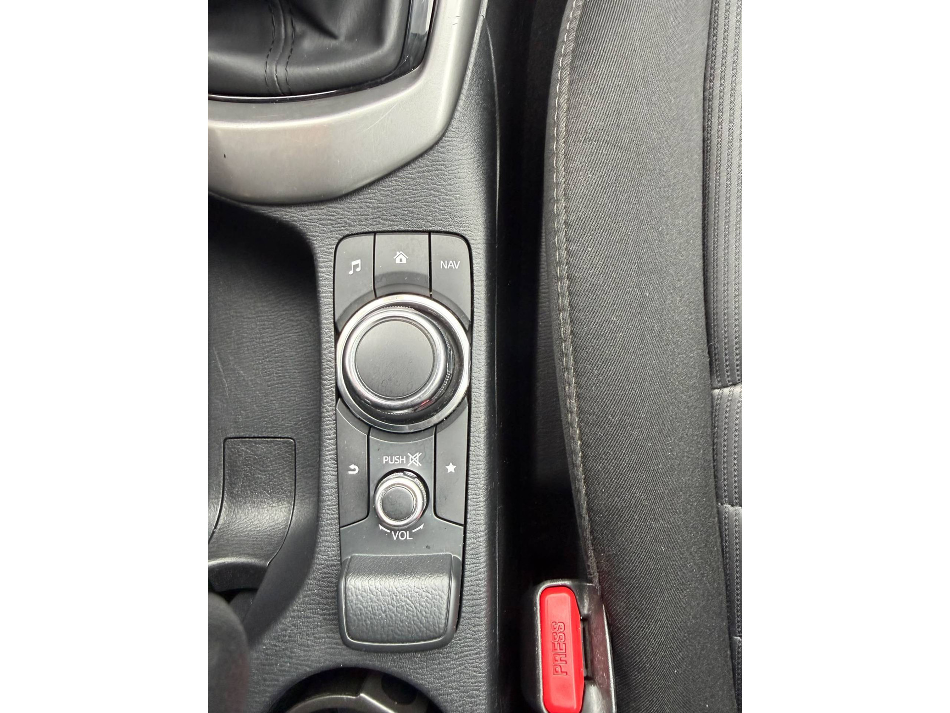 Mazda CX-3 2.0 SkyActiv-G 120 TS+ | 1E EIGENAAR | 3/6 OF 12 MND GARANTIE | NAVI | PDC | STOELVERWARMING |