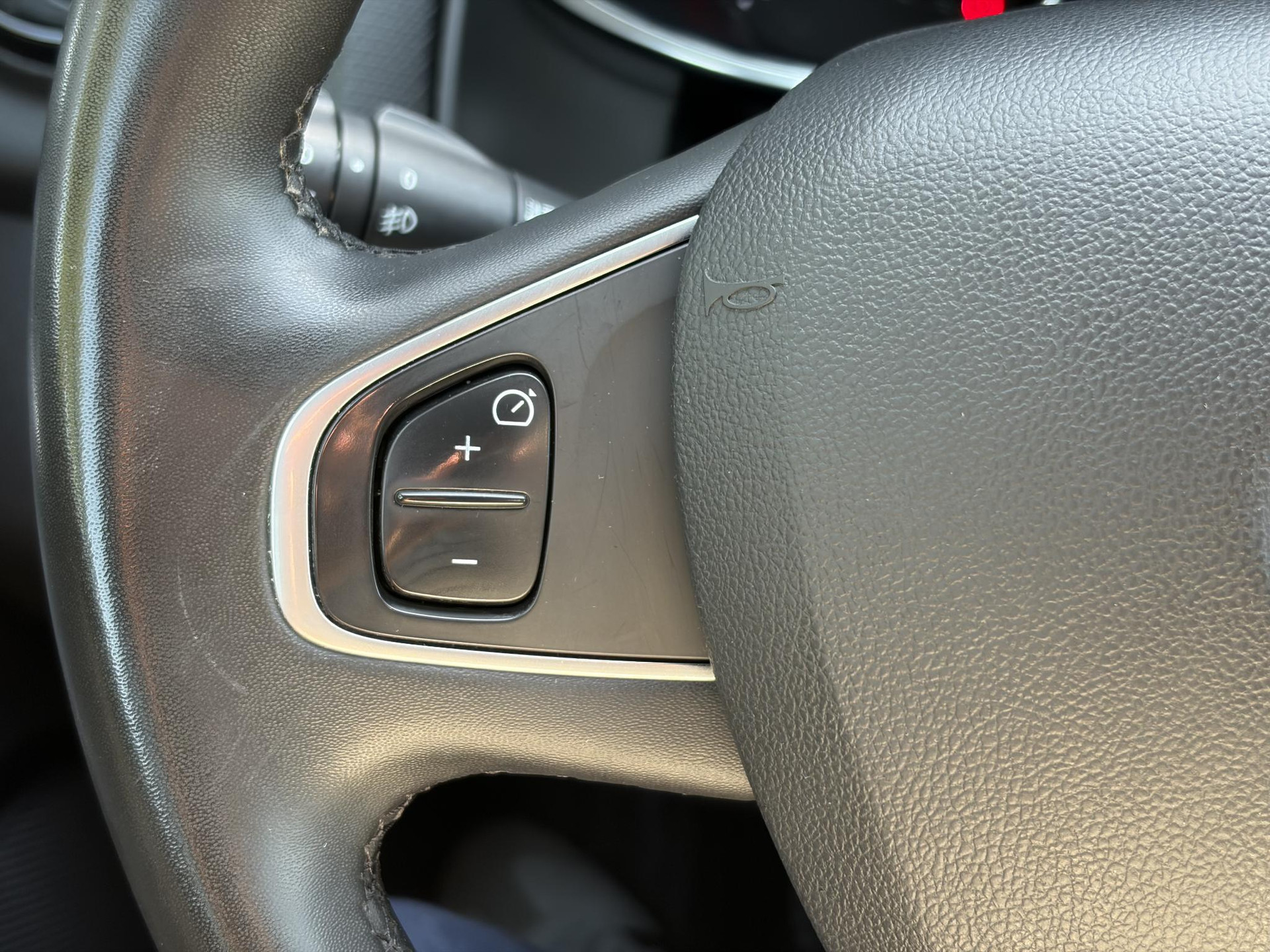 Renault Clio 0.9 TCe Limited Trekhaak,Navi,Keyless,Airco,Cruise,Pdc,Lm velgen,N.A.P,Apk tot 11-2026