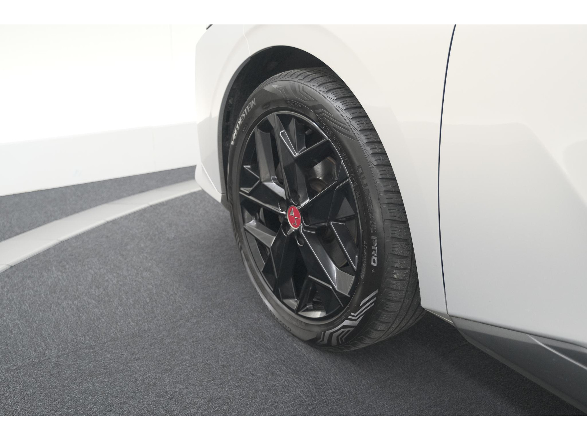 DS 4 PureTech 130 EAT8 Performance Line | Camera | Apple Carplay | Alcantara® bekleding | Parkeersensensoren