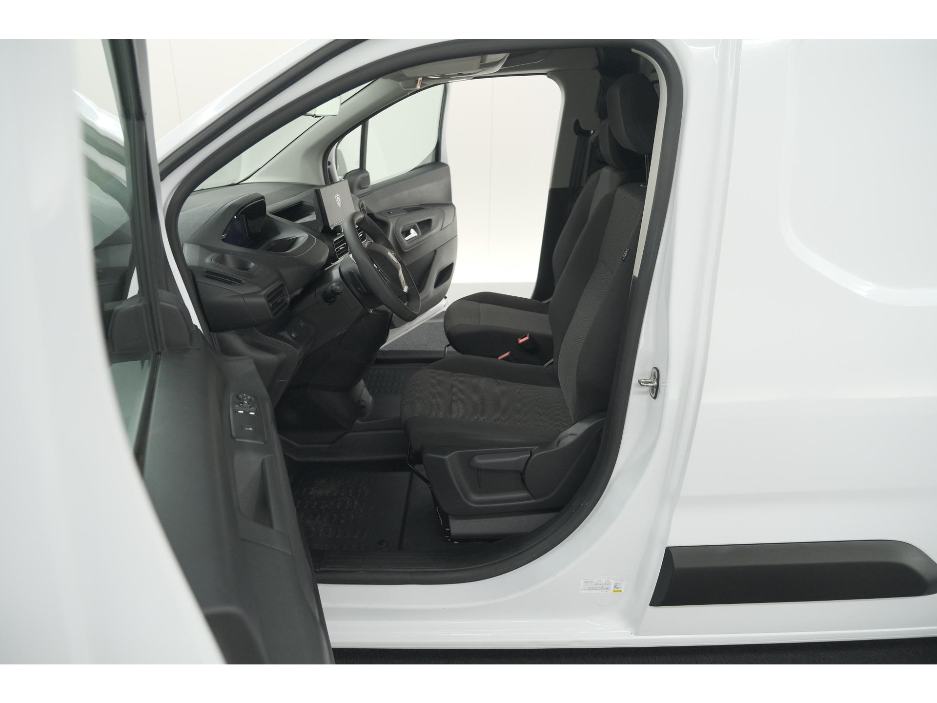 Peugeot Partner 1.5 BlueHDi 130 EAT8 S&S L1 | Trekhaak | Laadruimte-Pakket | Camera | Dodehoekdetectie