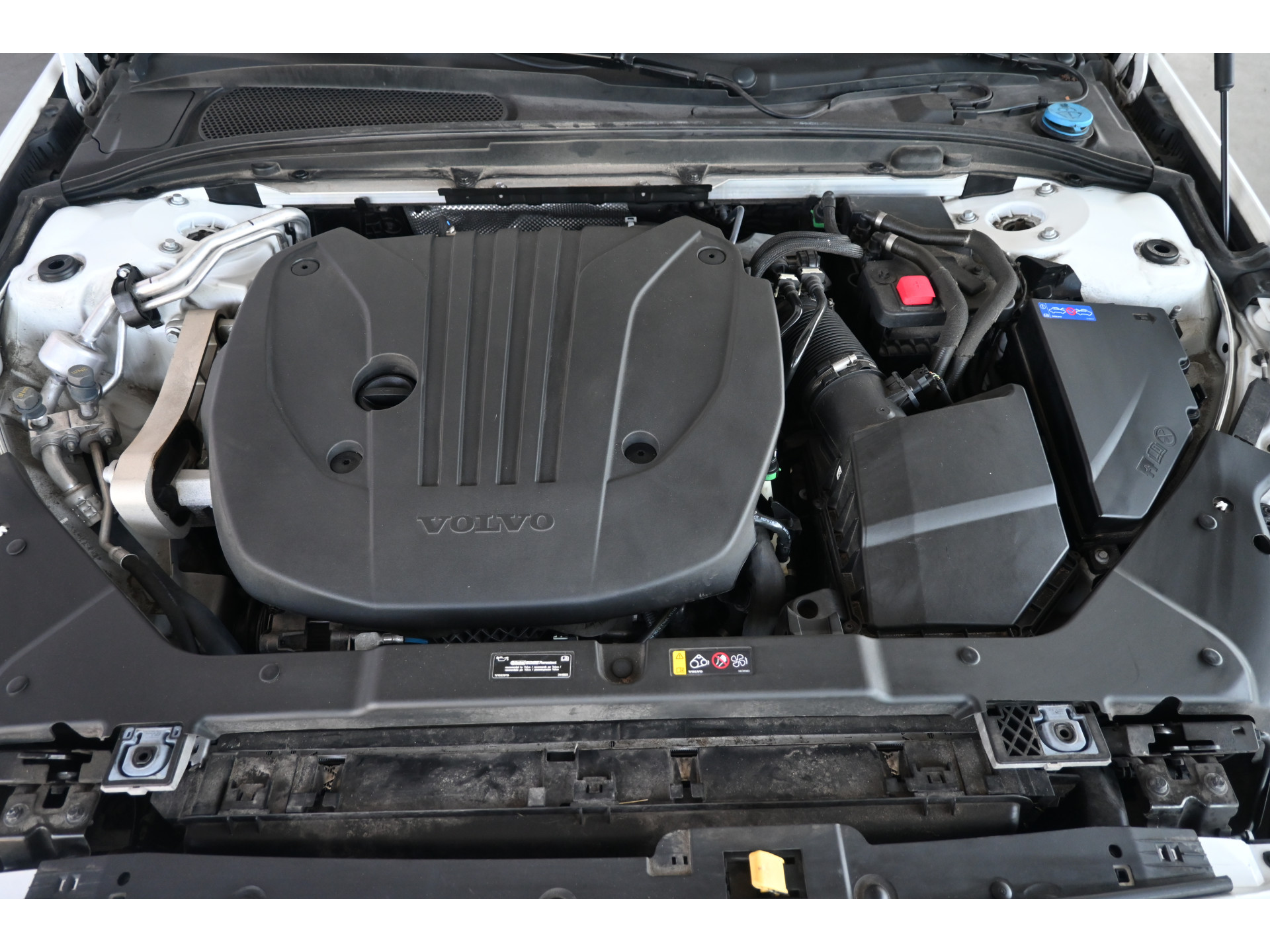 Volvo V60 2.0 B3 Momentum Advantage Automaat Navigatie Stuur/Stoelverwarming Inruil Mogelijk!