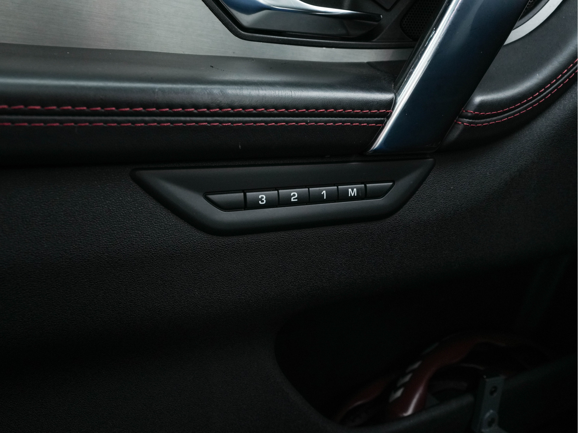 Land Rover Discovery Sport P300e 1.5 R-Dynamic Sportpack HSE AWD (INCL-BTW) *PANO | LEATHER | MERIDIAN-AUDIO | FULL-LED | MEMORY-PACK | DIGI-COCKPIT | NAVI-FULLMAP | CAMERA | KEYLESS | PRIVACY-GLASS | DAB | SHIFT-PADDLES | TOWBAR | LANE-ASSIST | 20'