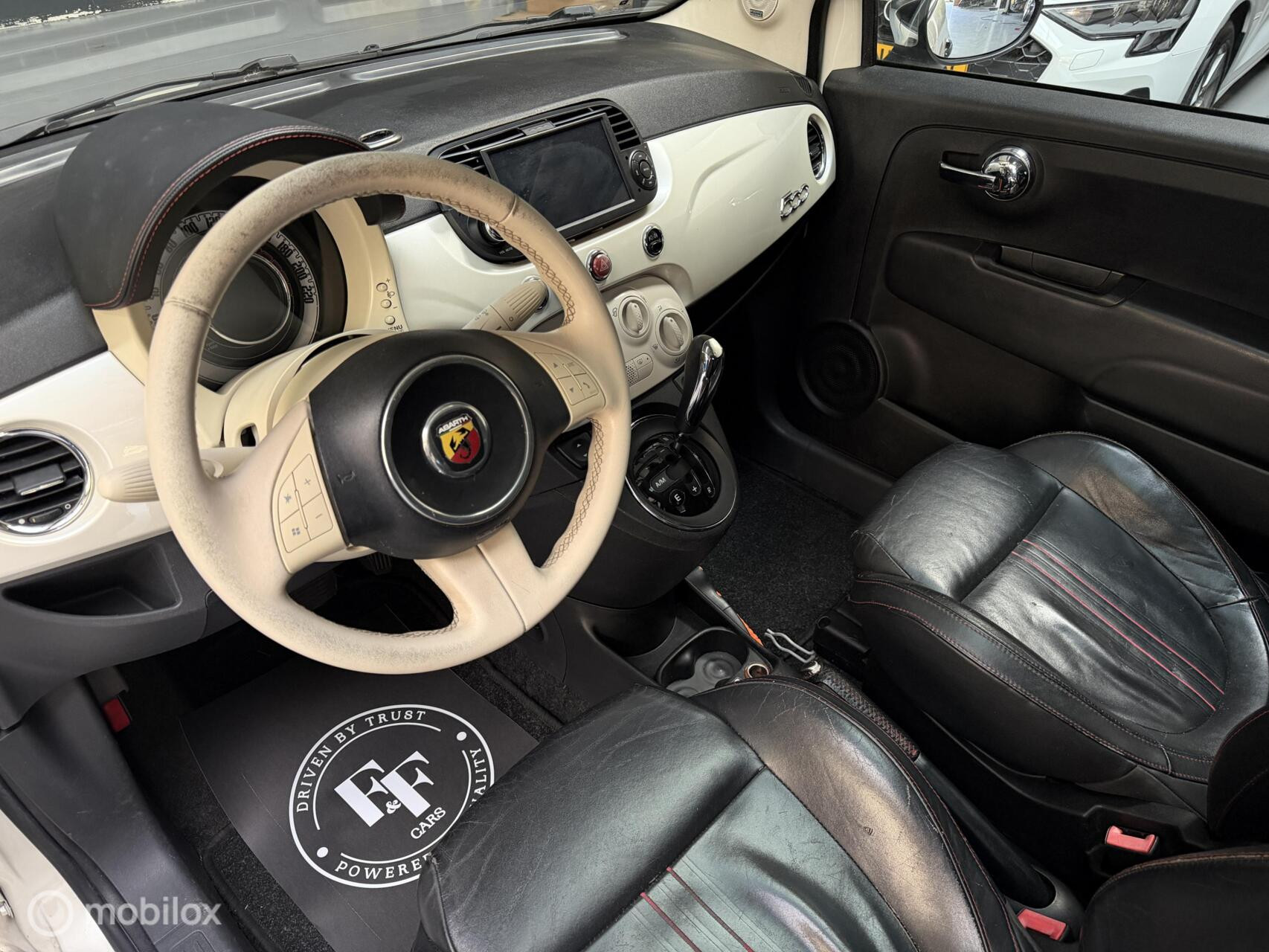 Fiat 500 1.2 Lounge|Automaat|Panodak|Leder|CarPlay|Abarth Look