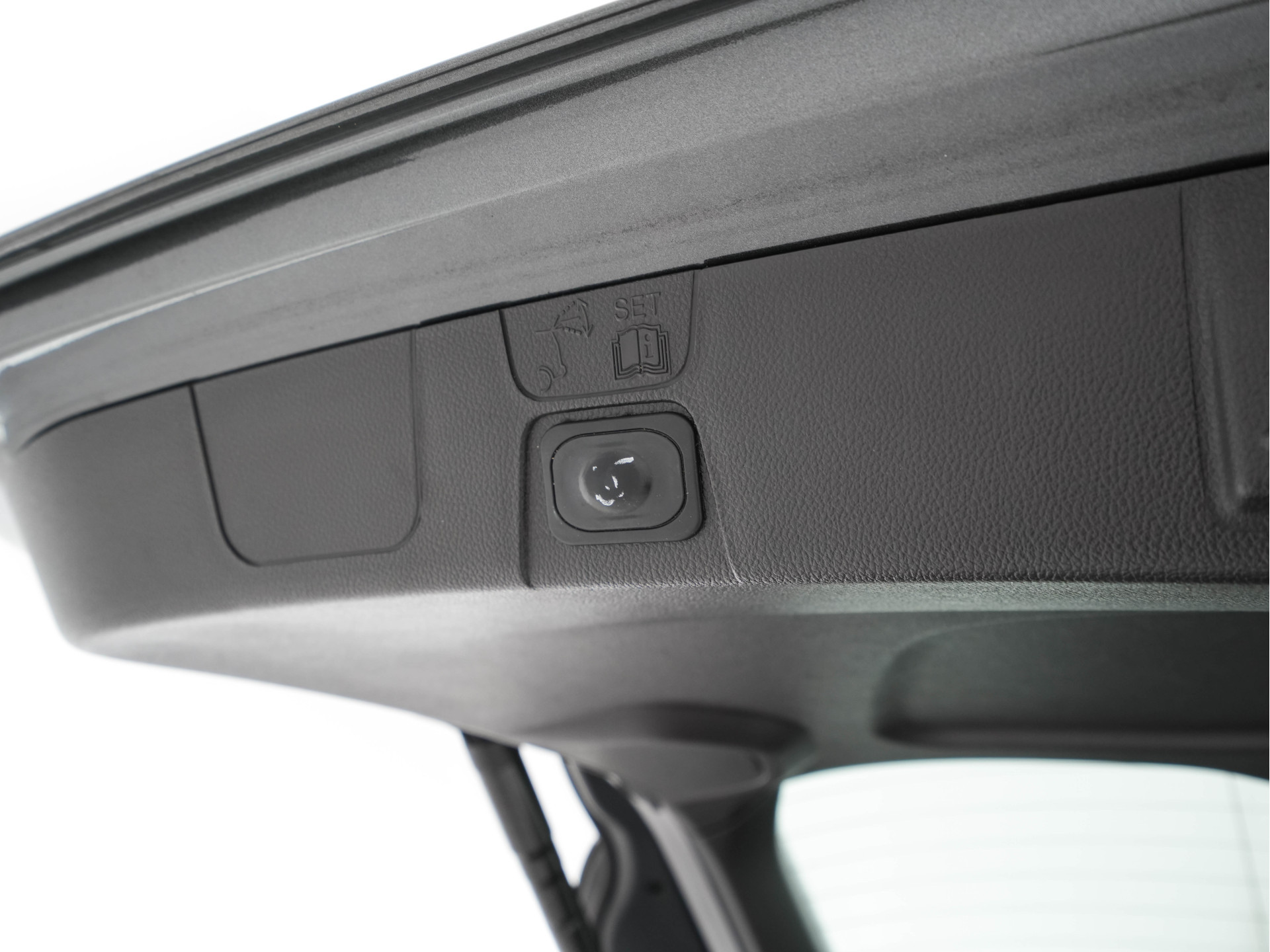 Ford C-Max 2.0 Plug-in Hybrid Titanium Plus Aut. *PANO | LEATHER | NAVI-FULLMAP | CAMERA | KEYLESS | HEATED-COMFORT-SEATS | ECC | DIGI-COCKPIT | PDC | 17''ALU*