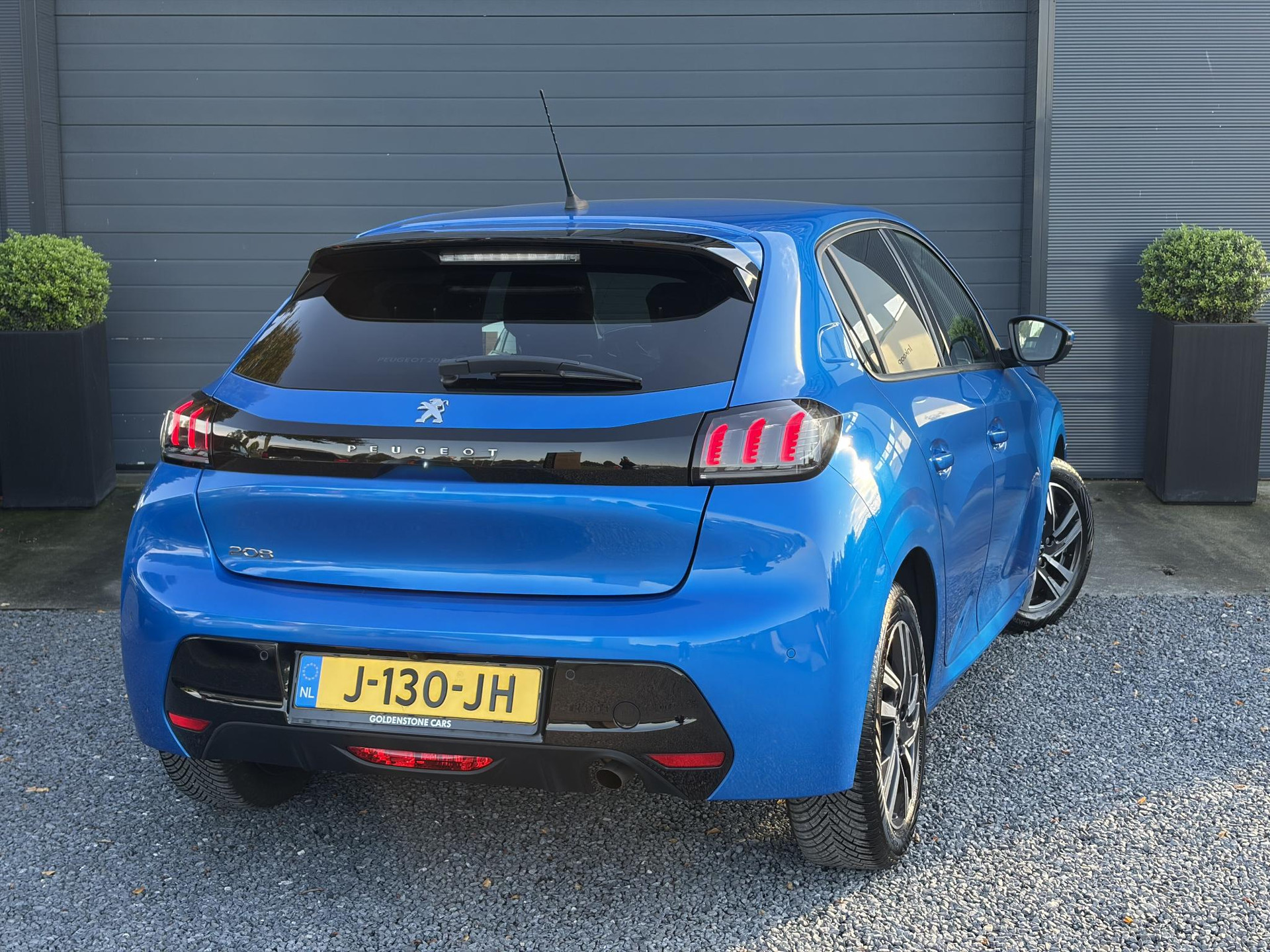 Peugeot 208 1.2 PureTech Allure ✓D-riem vv in 10-2025✓1e Eigenaar✓360° Camera✓Carplay✓Navi✓101pk✓LED✓Clima✓Cruise✓6 Bak✓Pdc✓Lm velgen✓Halfleder✓Recent beurt gehad✓N.A.P✓Apk tot 08-2028