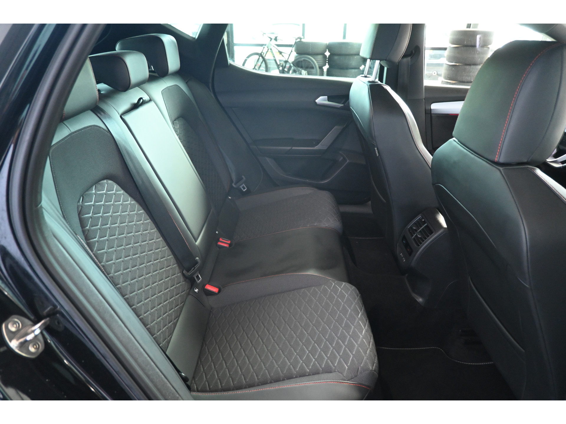 SEAT Leon 1.5 TSI FR Launch Edition Clima Navigatie Carplay Virtual LED Rijklaarprijs! Inruil Mogelijk!